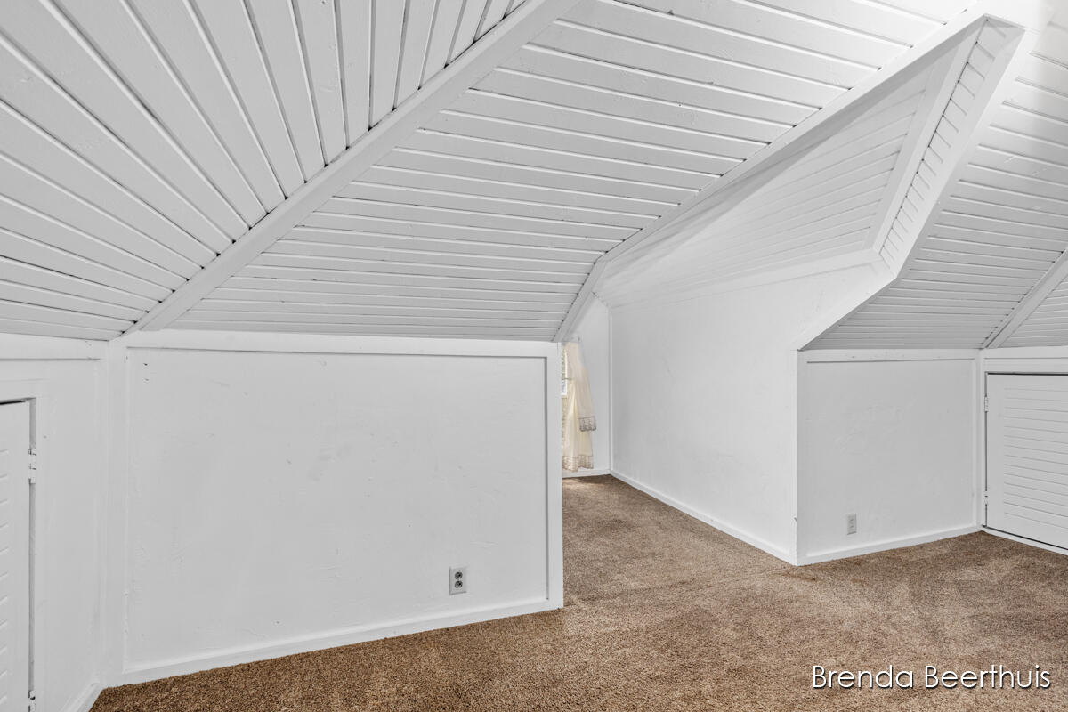 165 E Division Street NE Rockford MI 49341