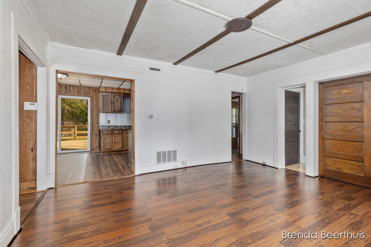 165 E Division Street NE Rockford MI 49341