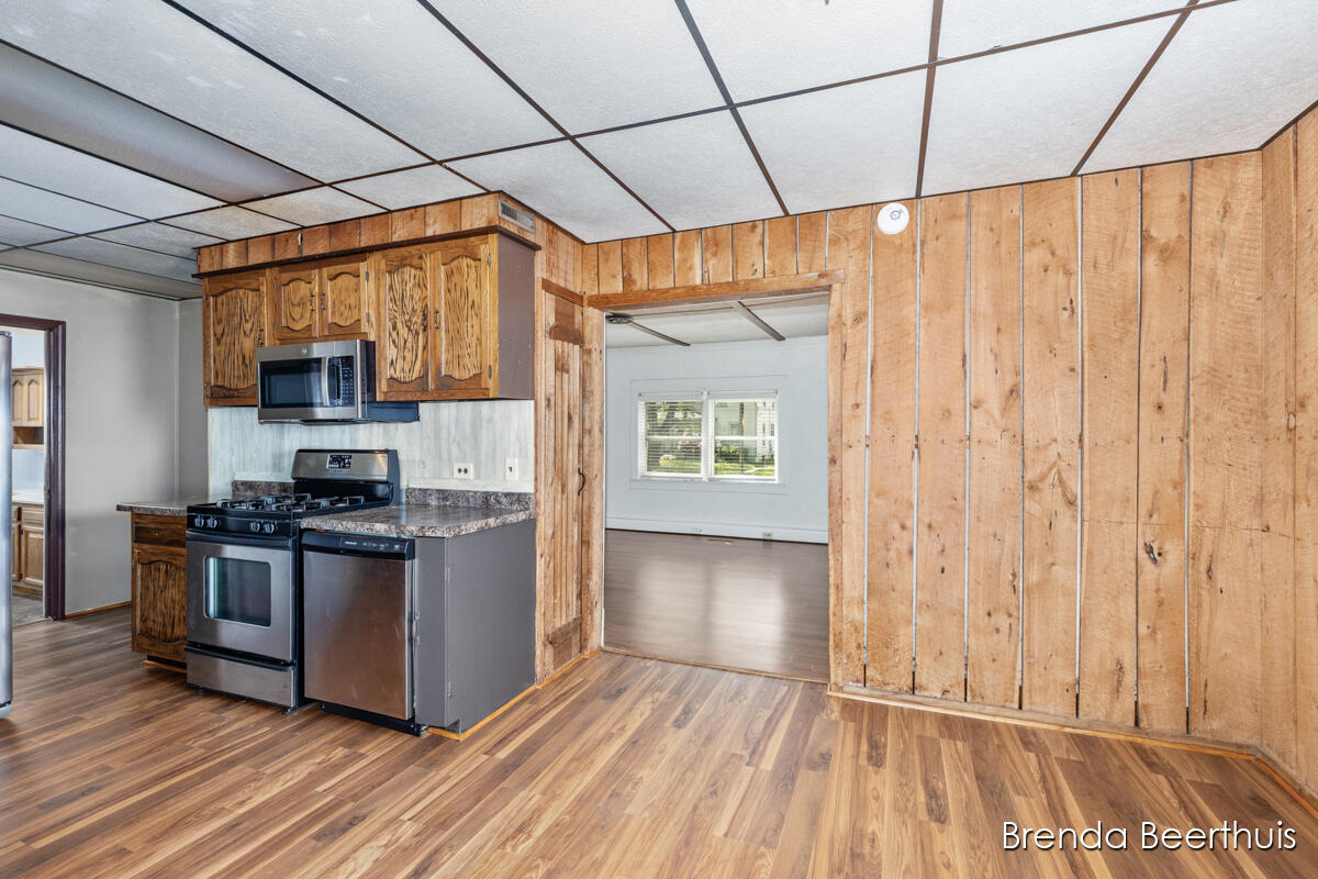 165 E Division Street NE Rockford MI 49341