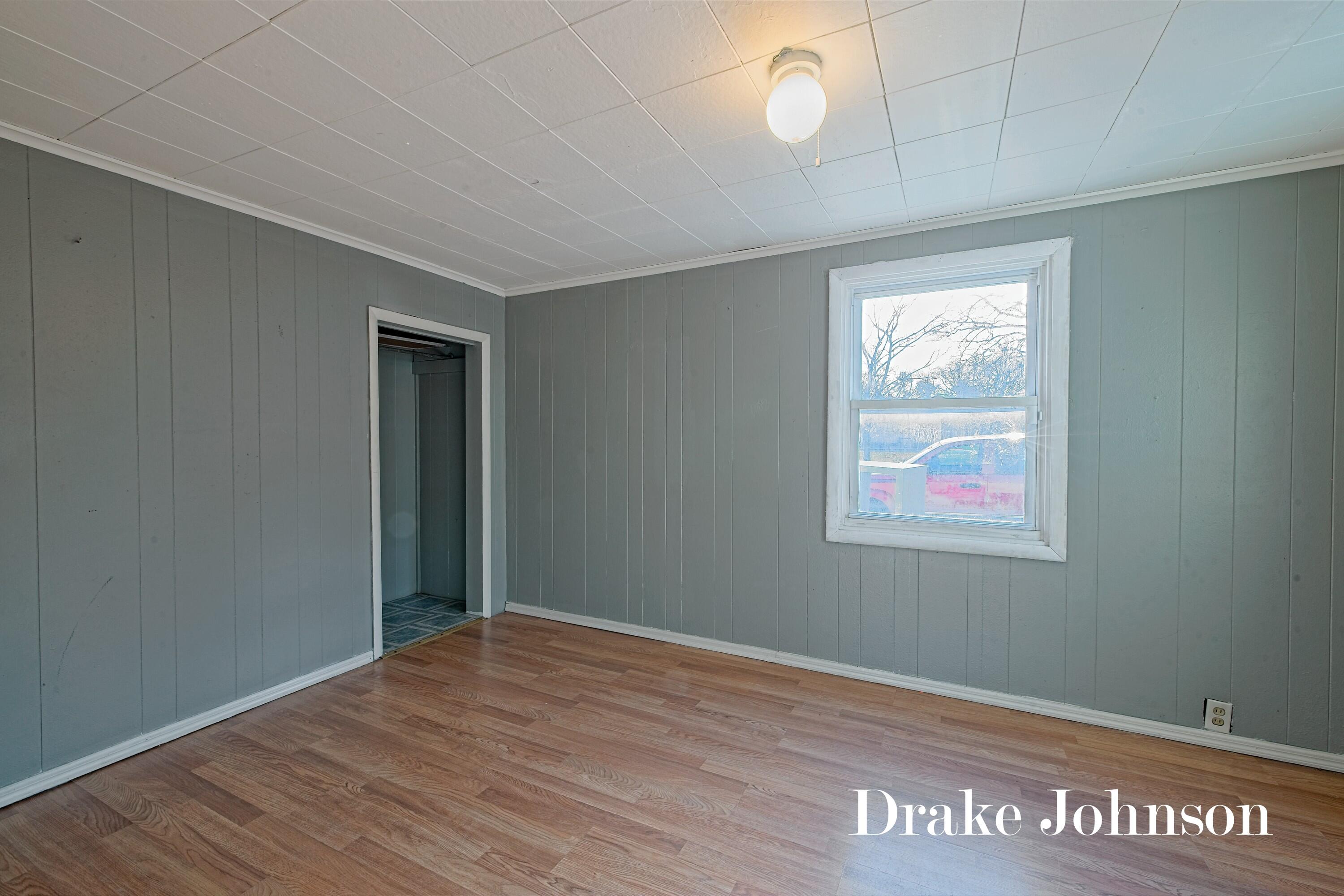 2474 Evanston Avenue Muskegon MI 49442