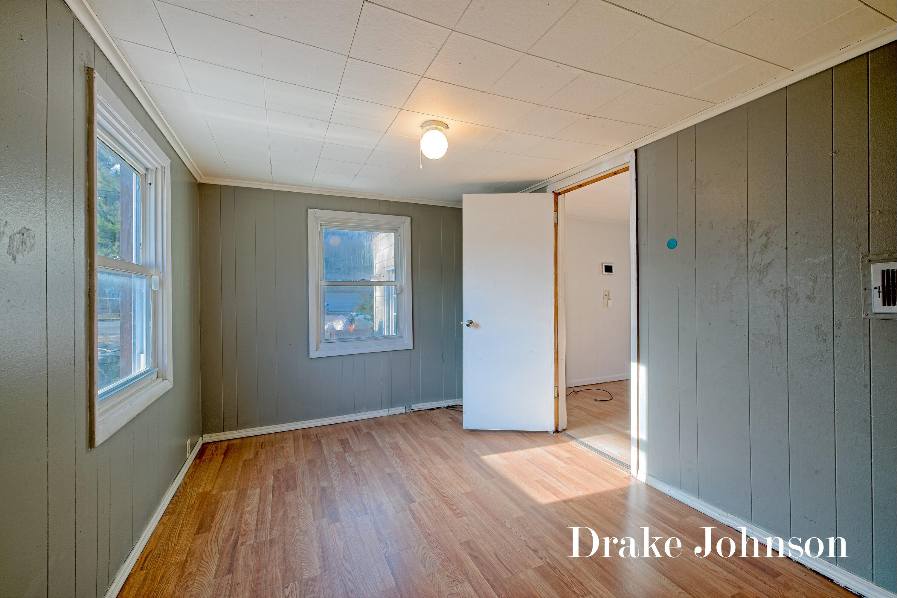 2474 Evanston Avenue Muskegon MI 49442