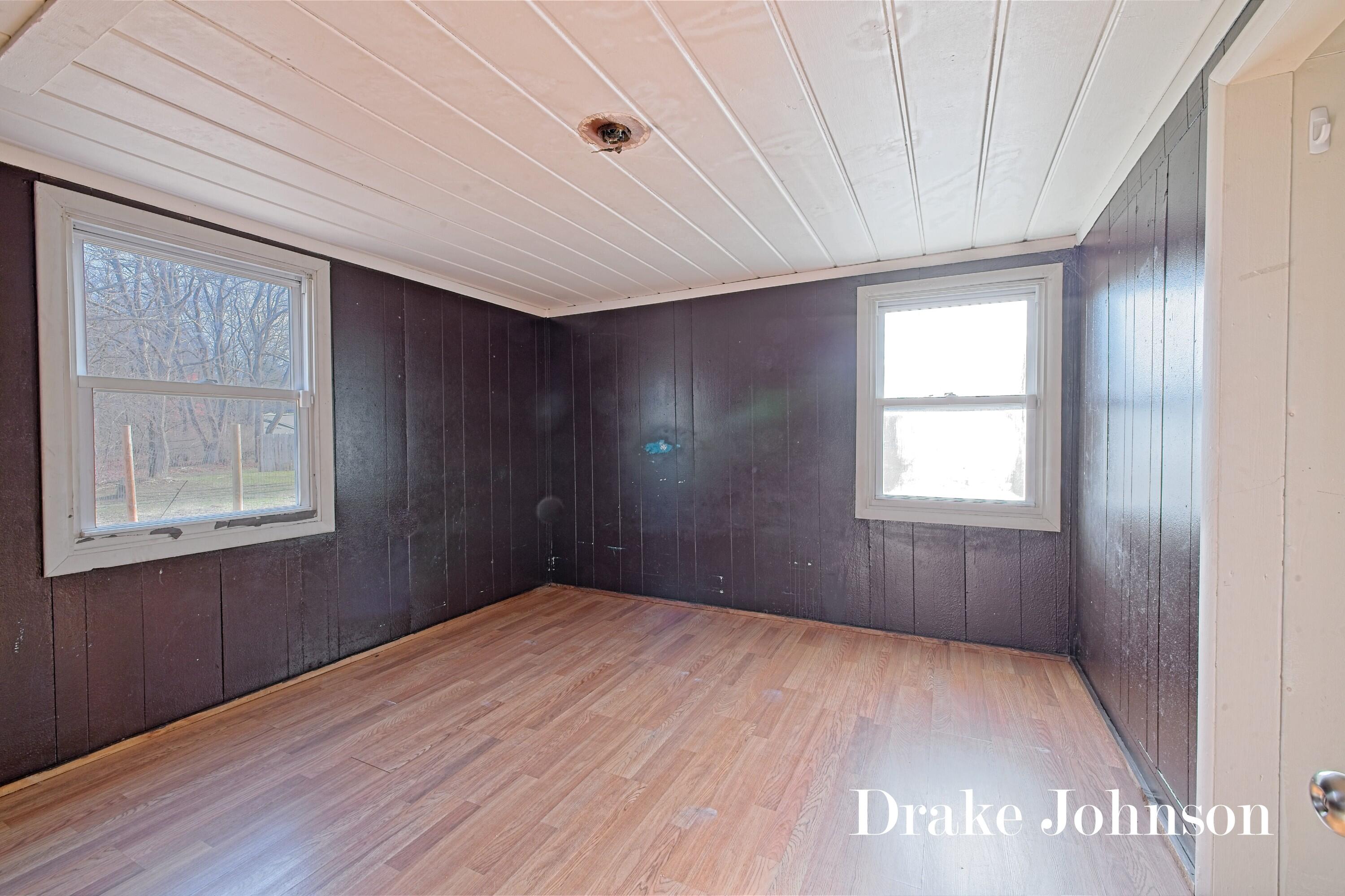 2474 Evanston Avenue Muskegon MI 49442