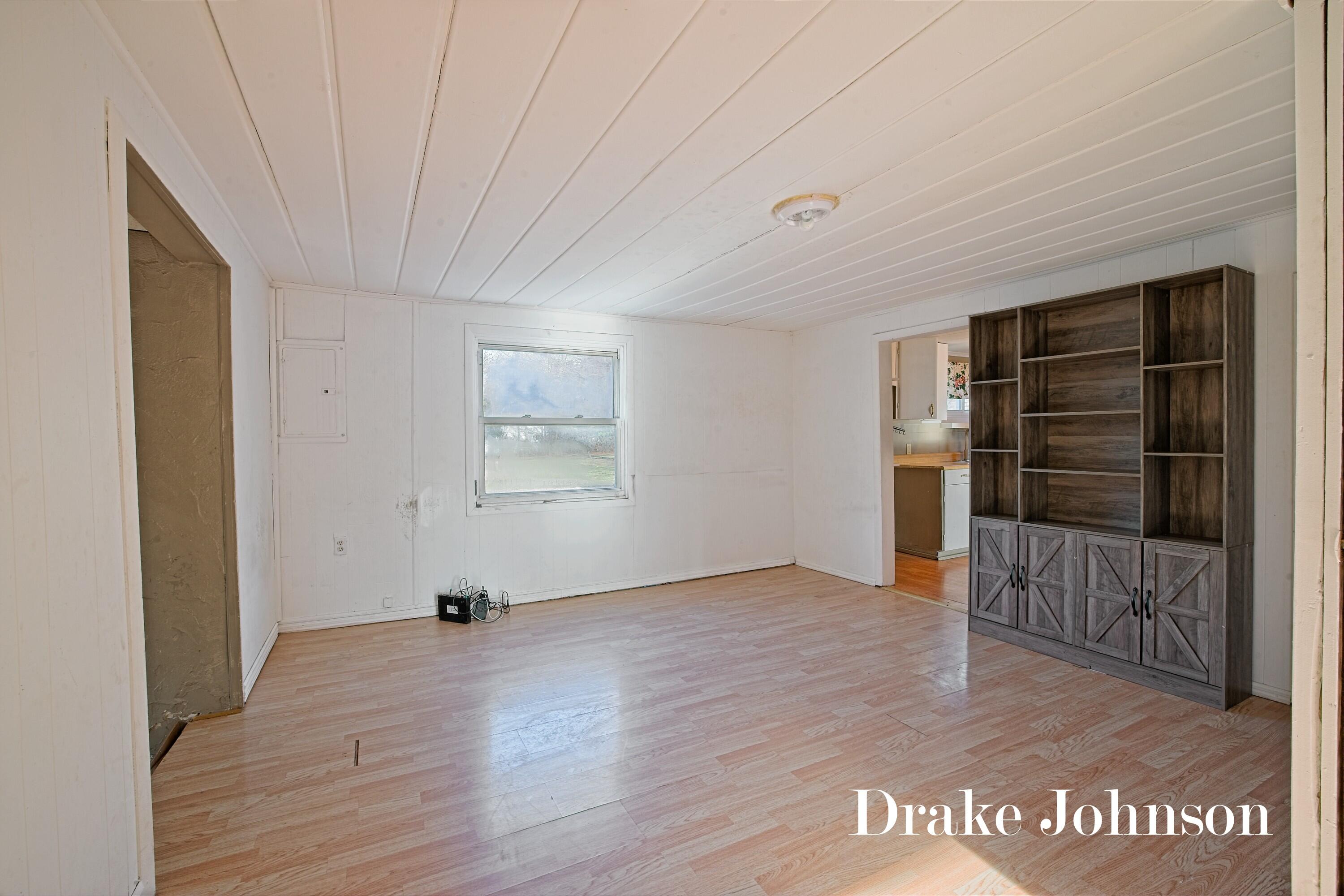 2474 Evanston Avenue Muskegon MI 49442