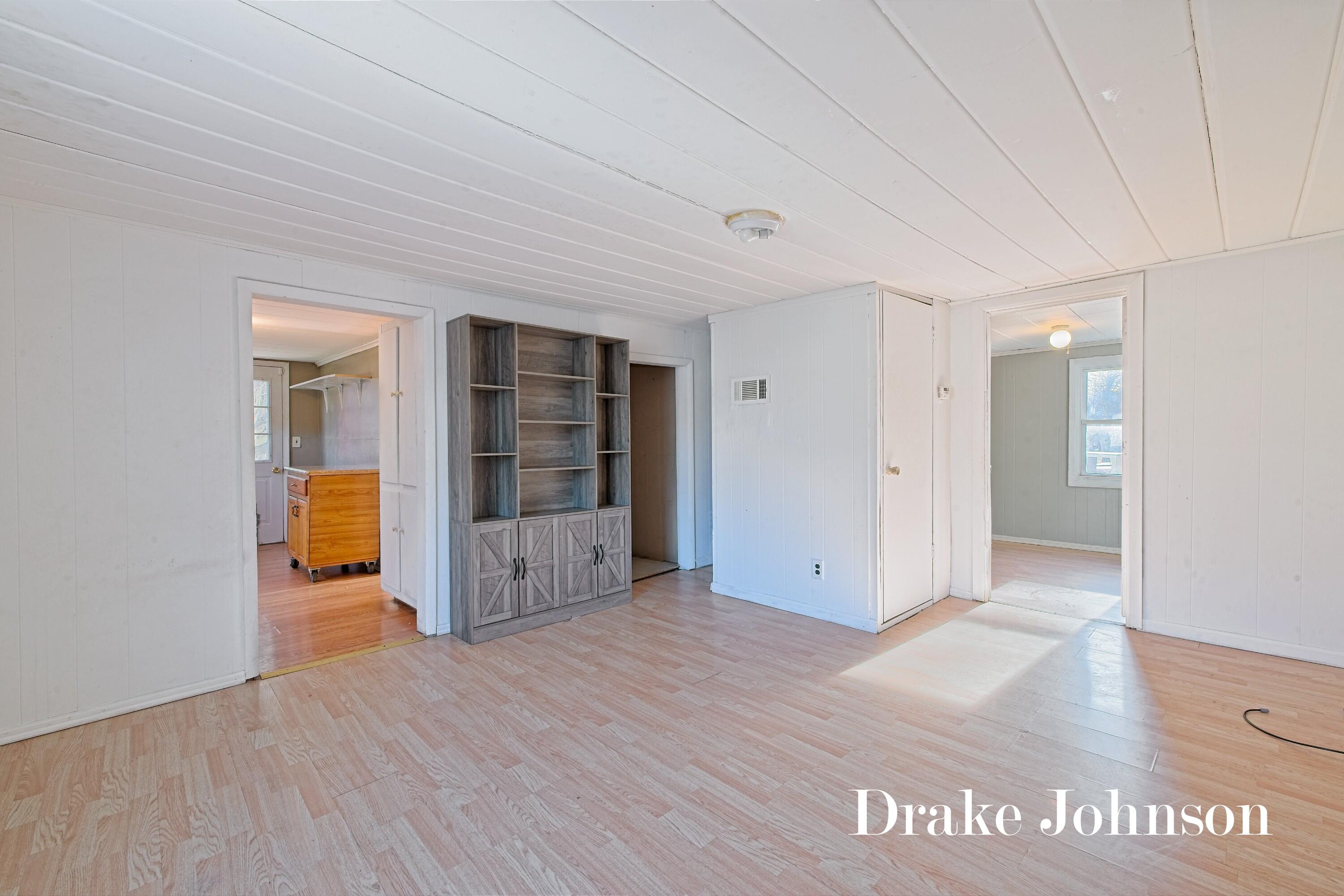 2474 Evanston Avenue Muskegon MI 49442