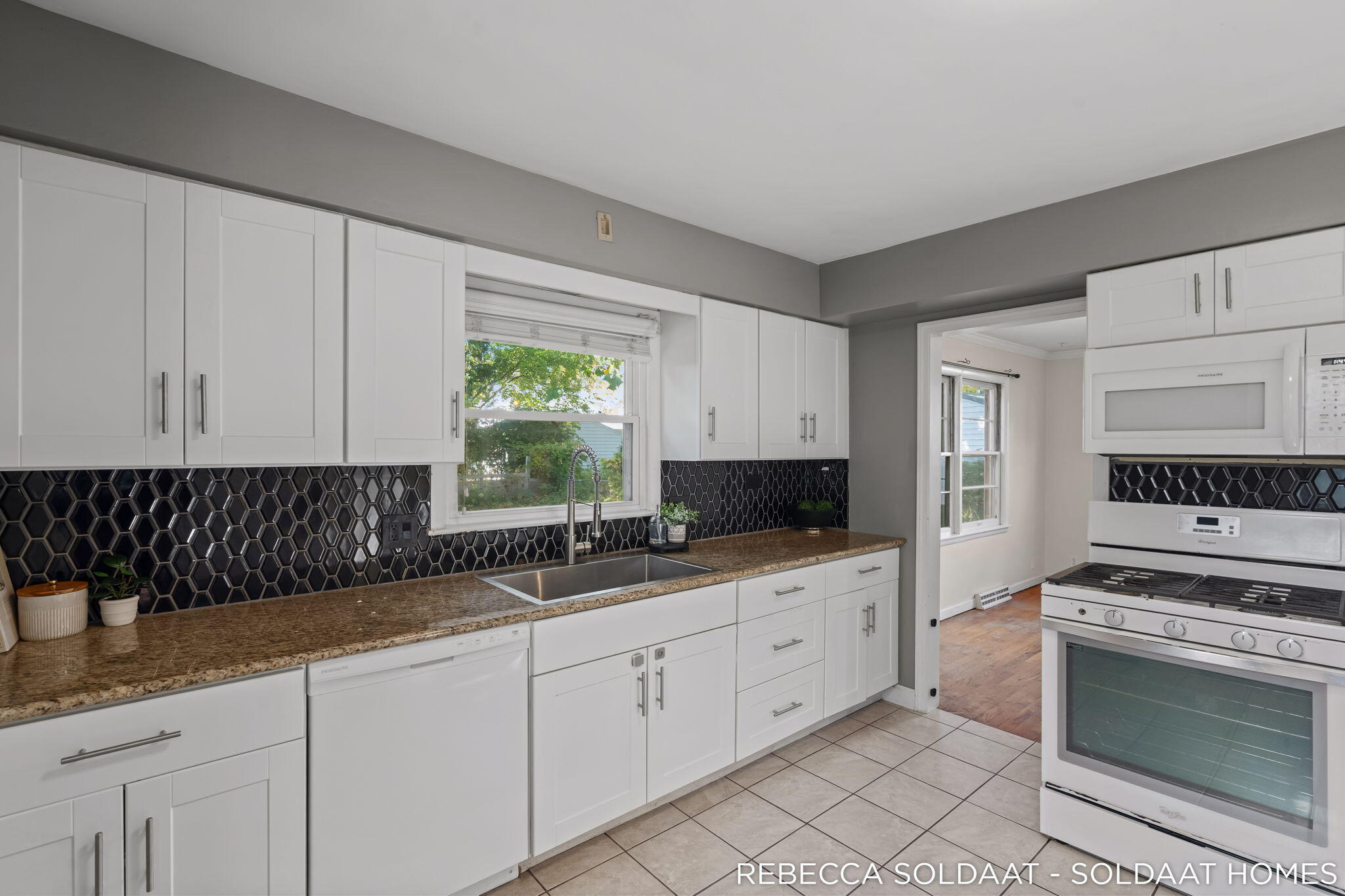1837 Chamberlain Avenue SE Grand Rapids MI 49506