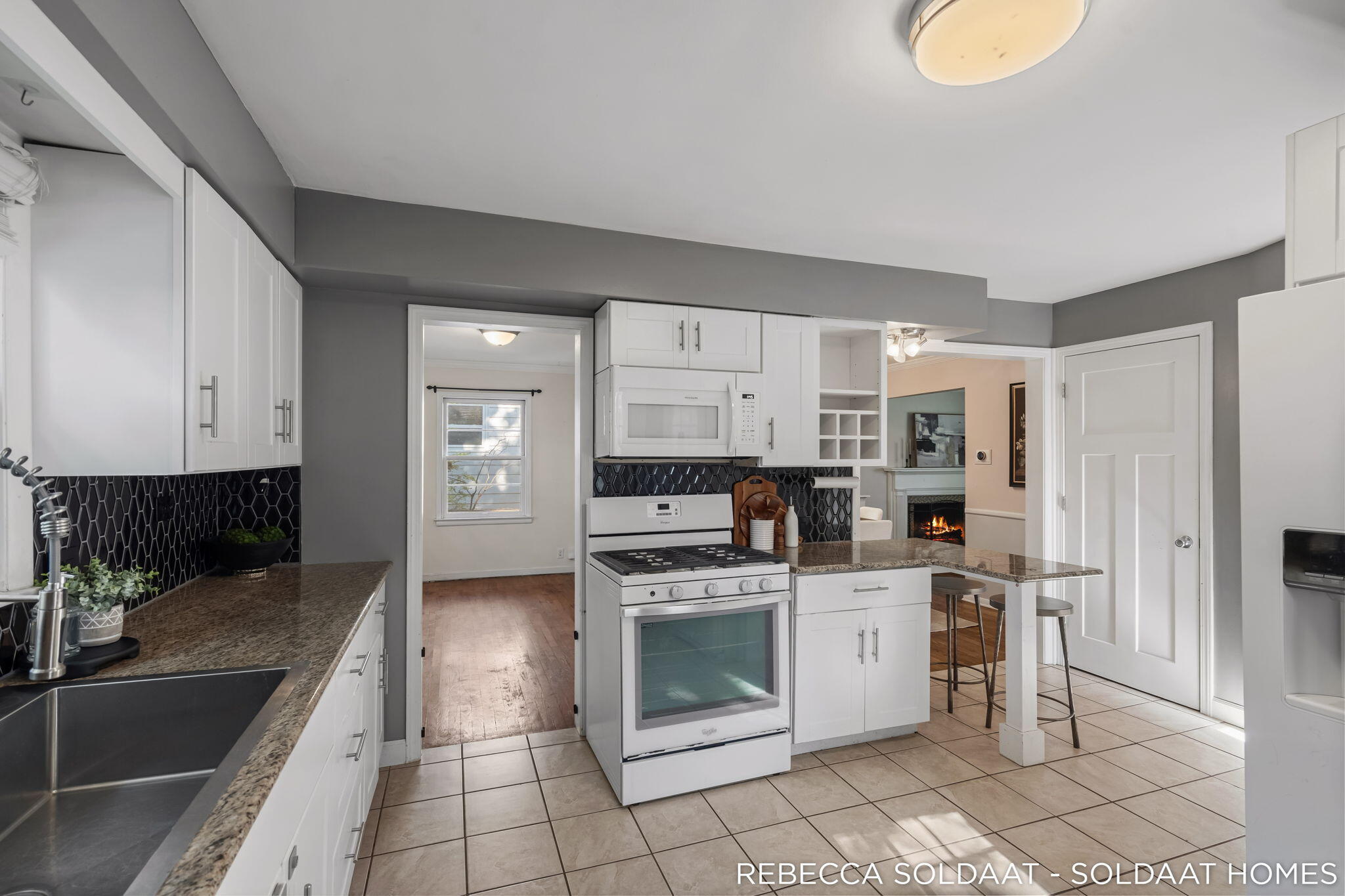 1837 Chamberlain Avenue SE Grand Rapids MI 49506