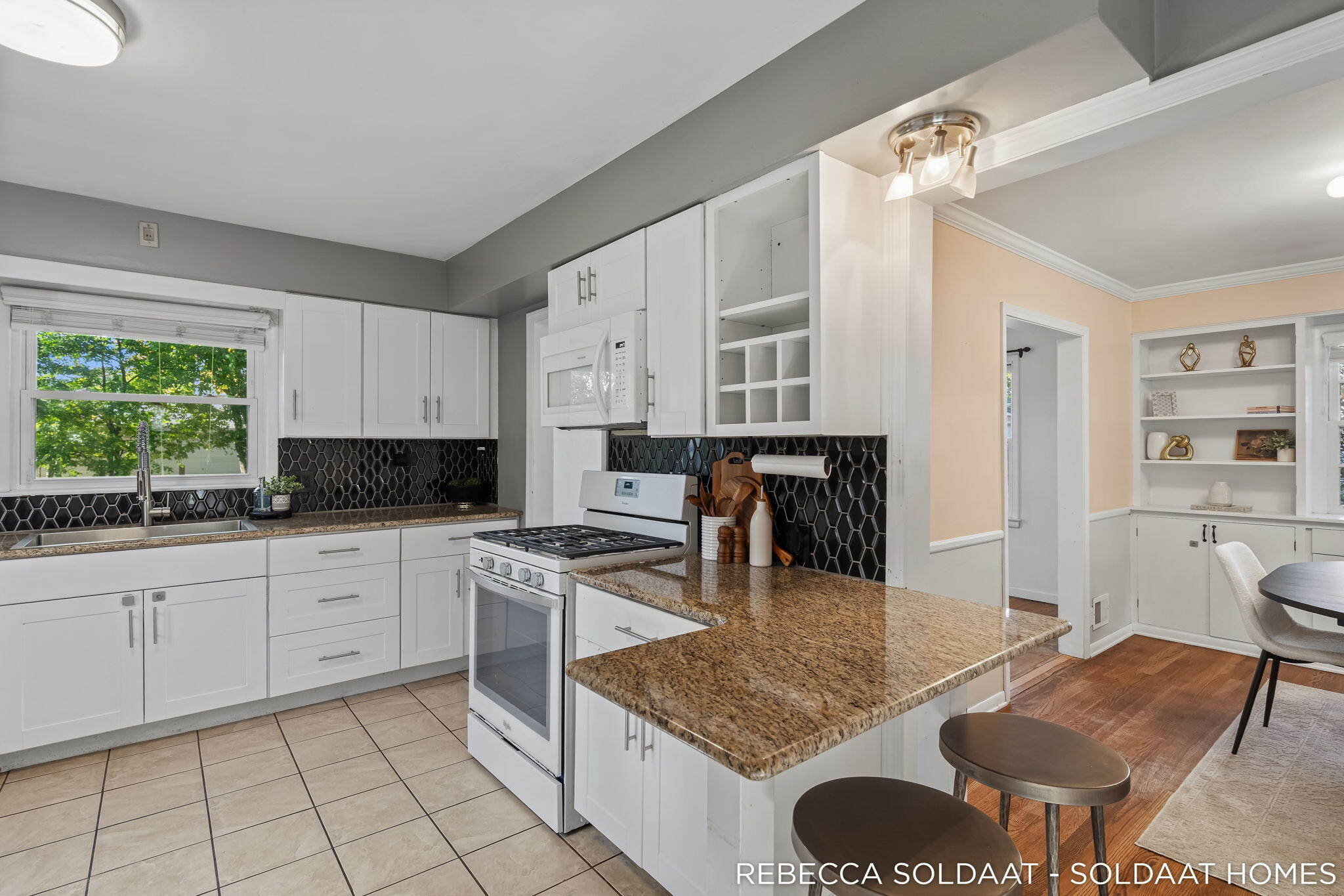 1837 Chamberlain Avenue SE Grand Rapids MI 49506