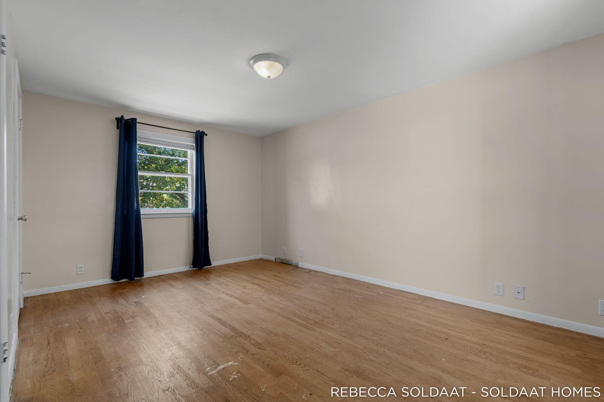 1837 Chamberlain Avenue SE Grand Rapids MI 49506