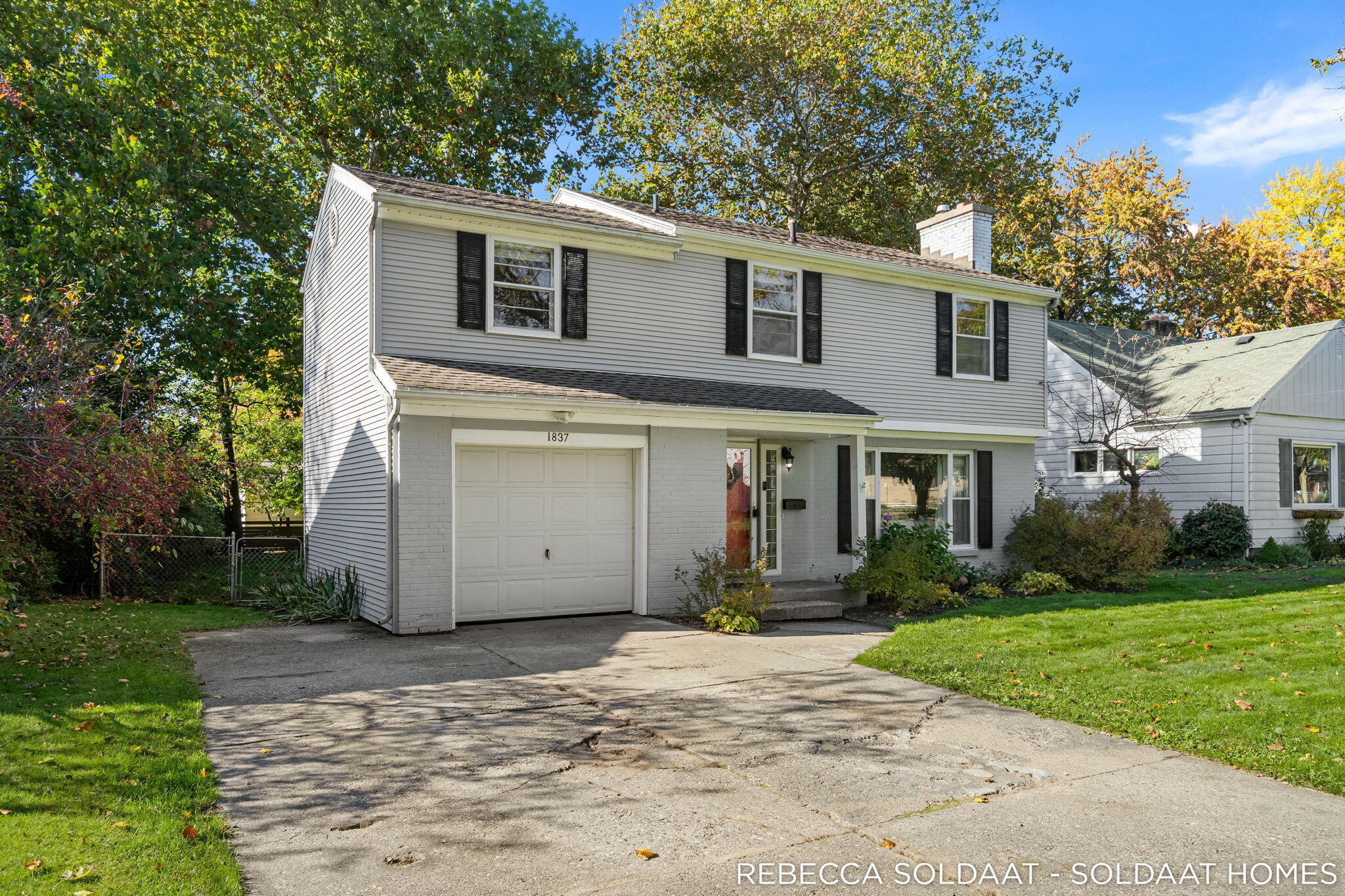 1837 Chamberlain Avenue SE Grand Rapids MI 49506