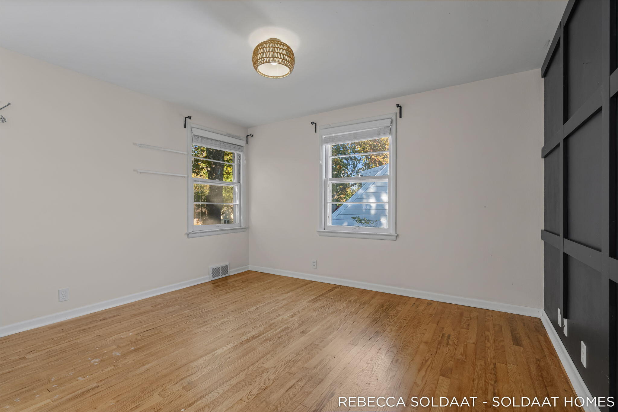 1837 Chamberlain Avenue SE Grand Rapids MI 49506