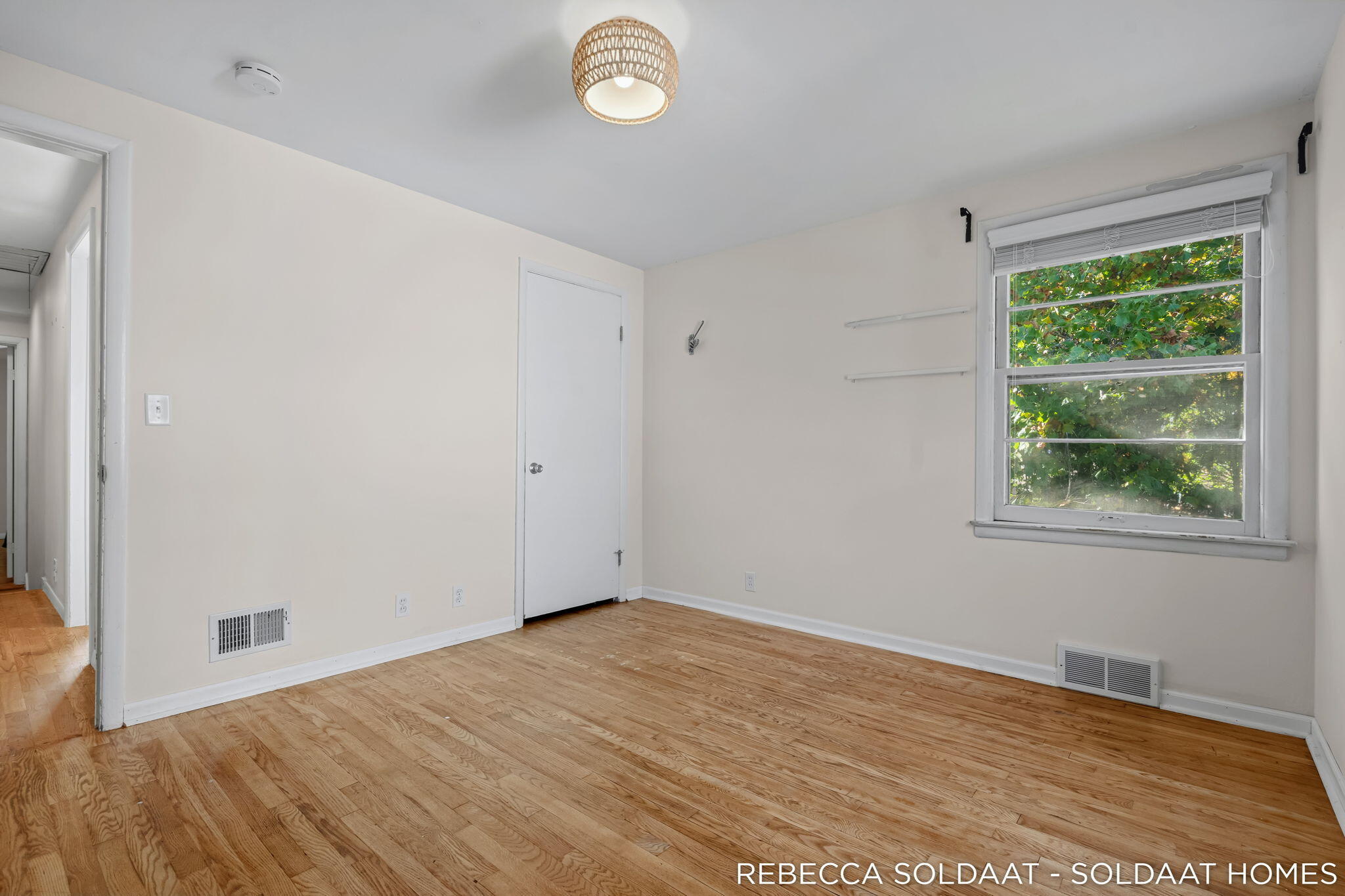 1837 Chamberlain Avenue SE Grand Rapids MI 49506