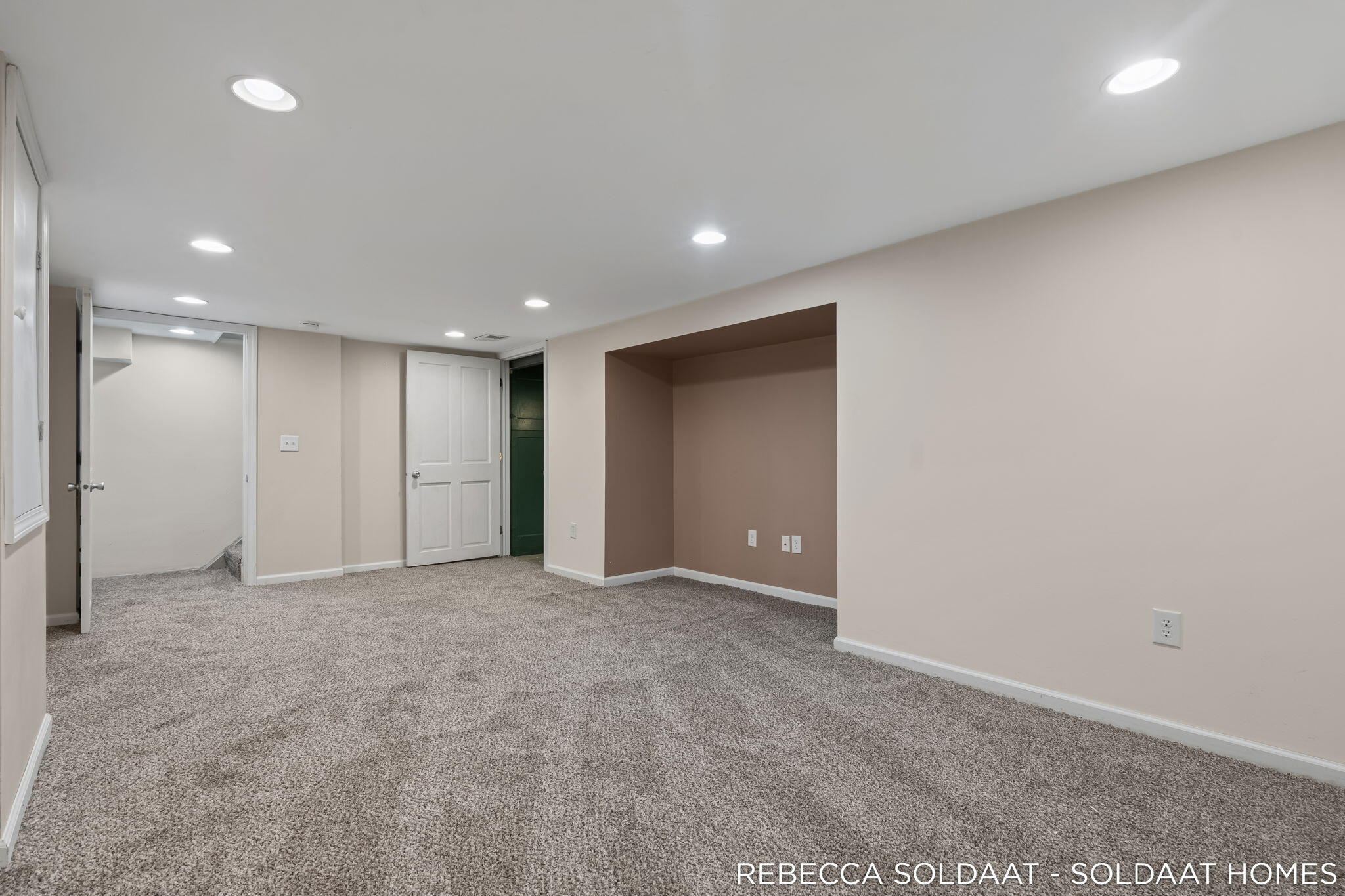 1837 Chamberlain Avenue SE Grand Rapids MI 49506