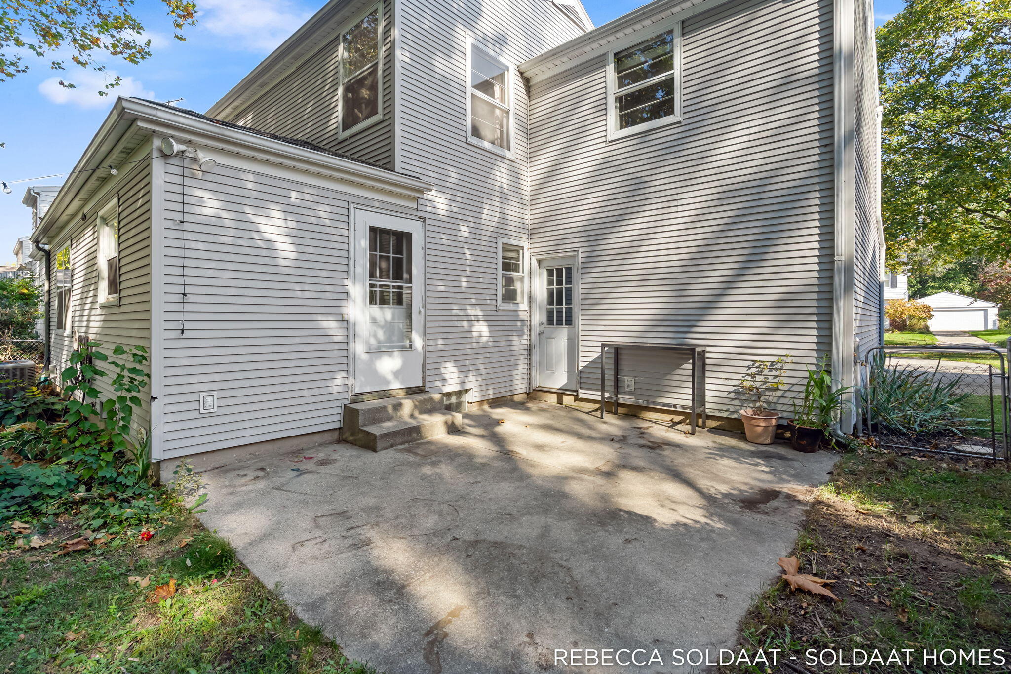 1837 Chamberlain Avenue SE Grand Rapids MI 49506