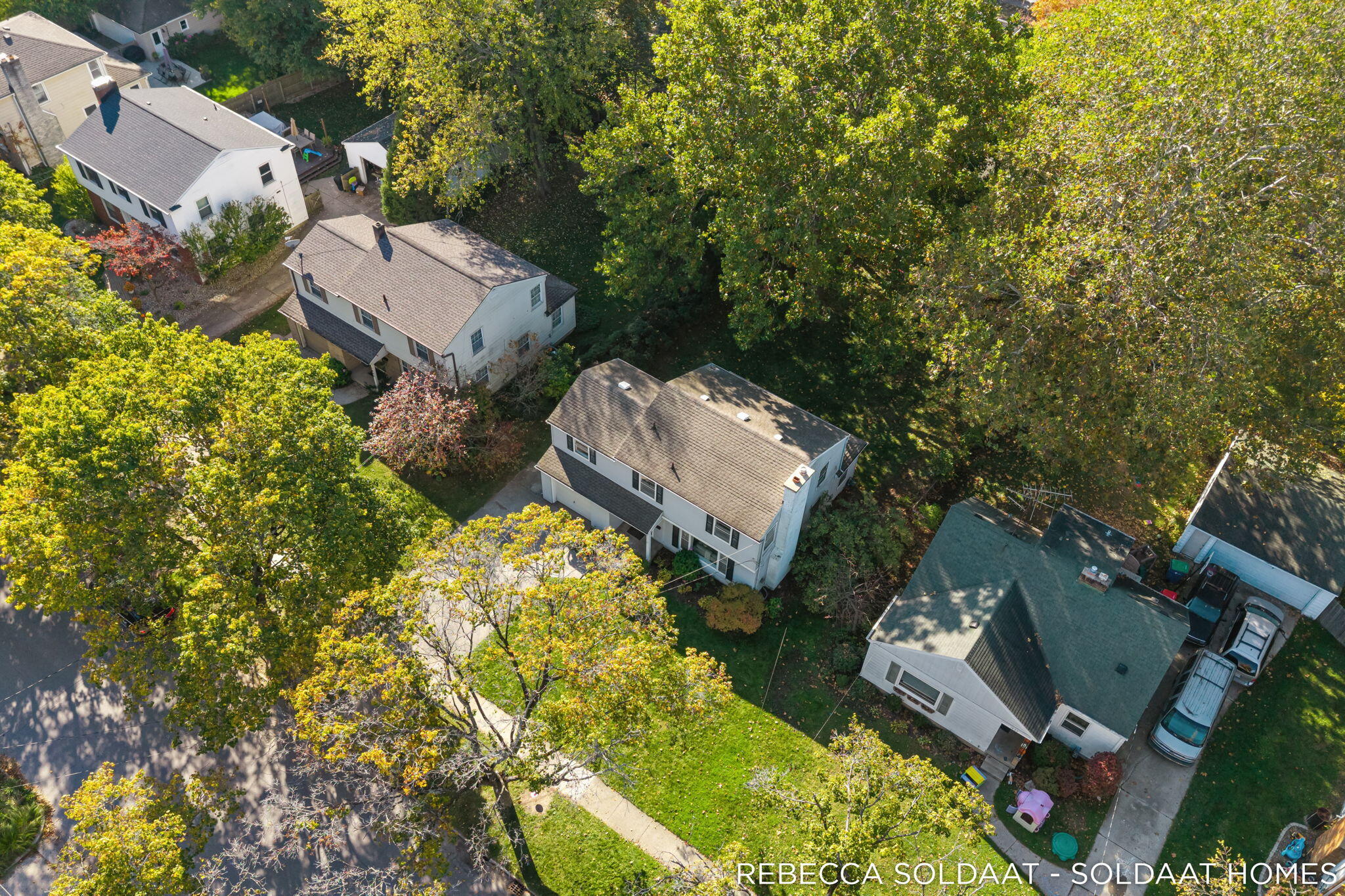 1837 Chamberlain Avenue SE Grand Rapids MI 49506