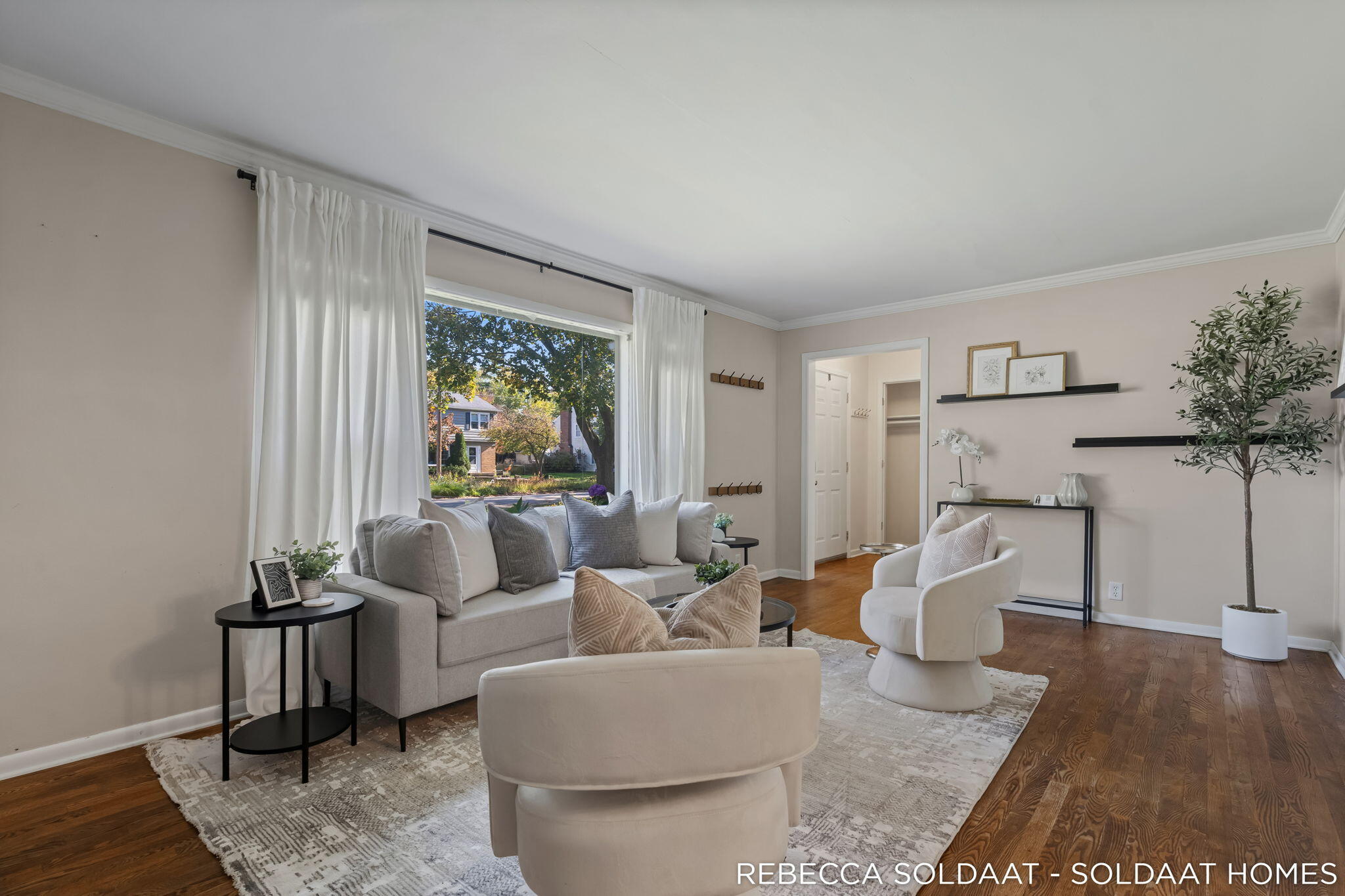 1837 Chamberlain Avenue SE Grand Rapids MI 49506