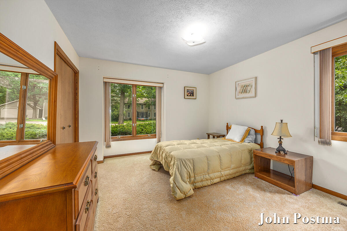 2200 Northridge Drive NE Grand Rapids MI 49525
