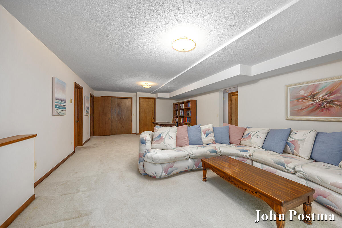 2200 Northridge Drive NE Grand Rapids MI 49525