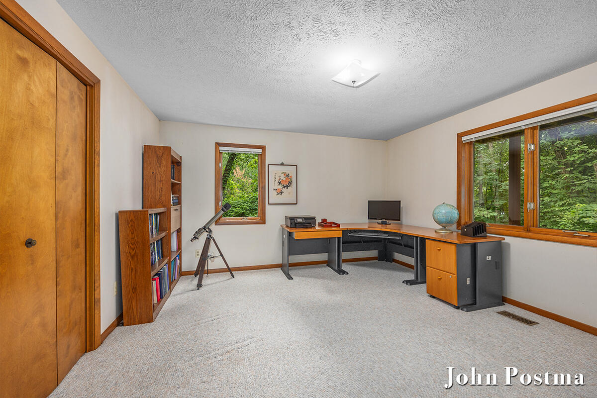 2200 Northridge Drive NE Grand Rapids MI 49525