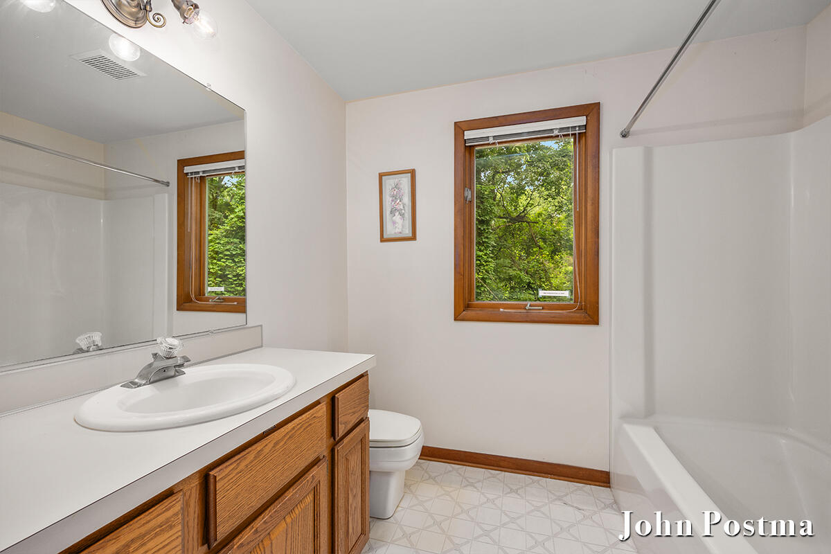 2200 Northridge Drive NE Grand Rapids MI 49525