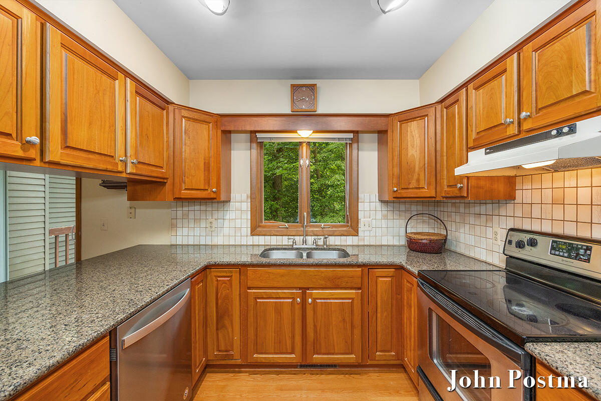 2200 Northridge Drive NE Grand Rapids MI 49525