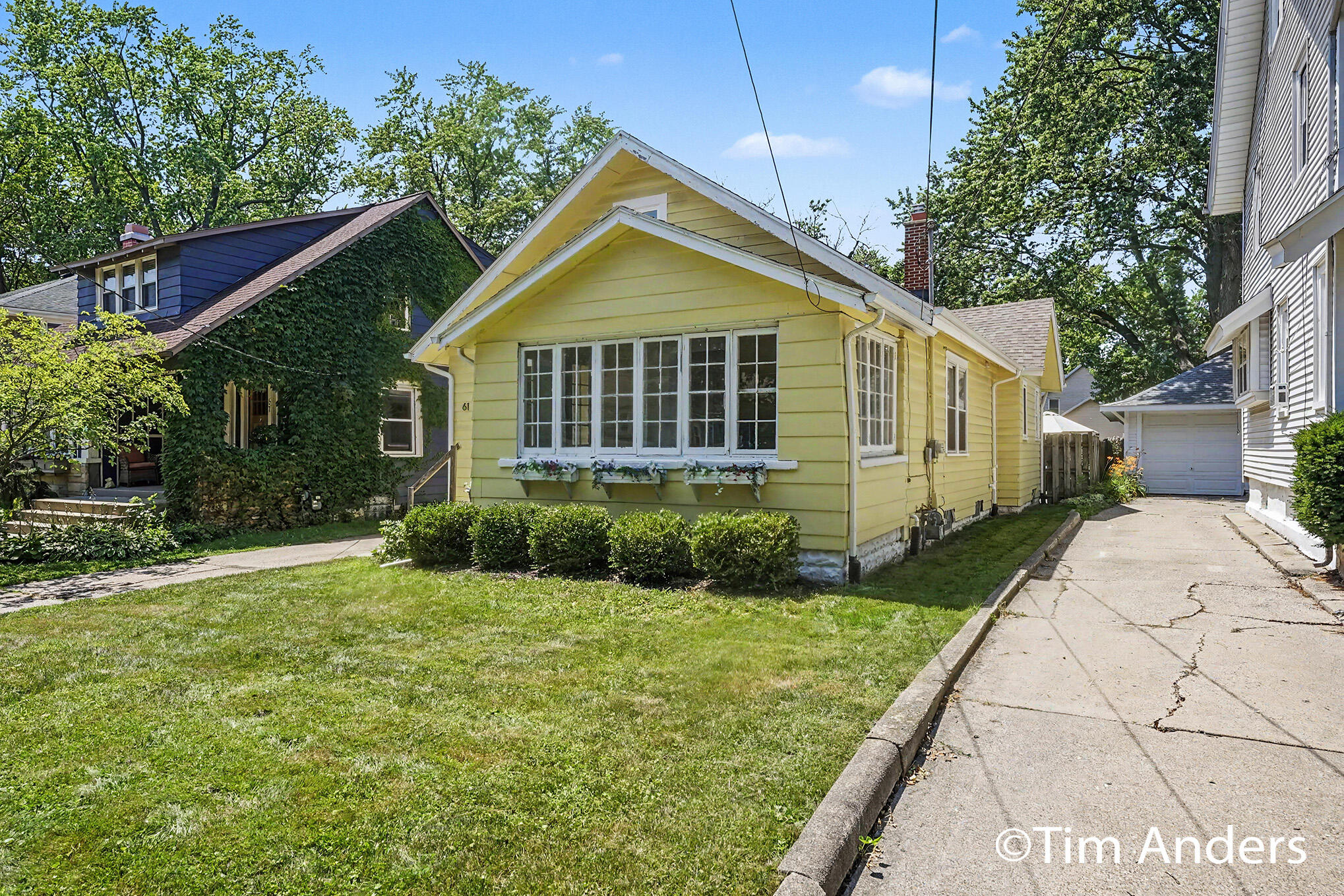 61 Mayfield Avenue NE Grand Rapids MI 49503