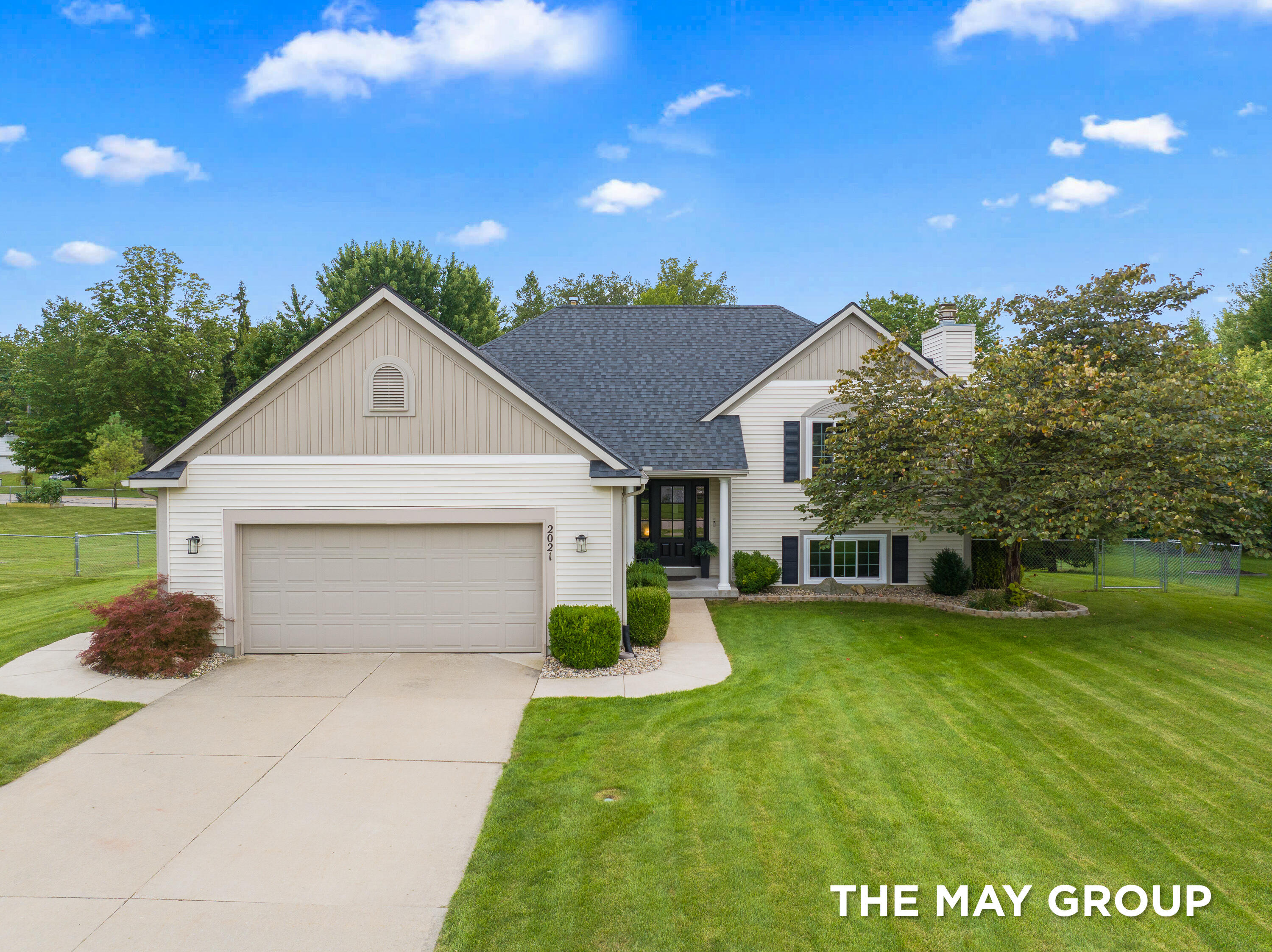2021 Orchard Ridge Drive NW Grand Rapids MI 49534