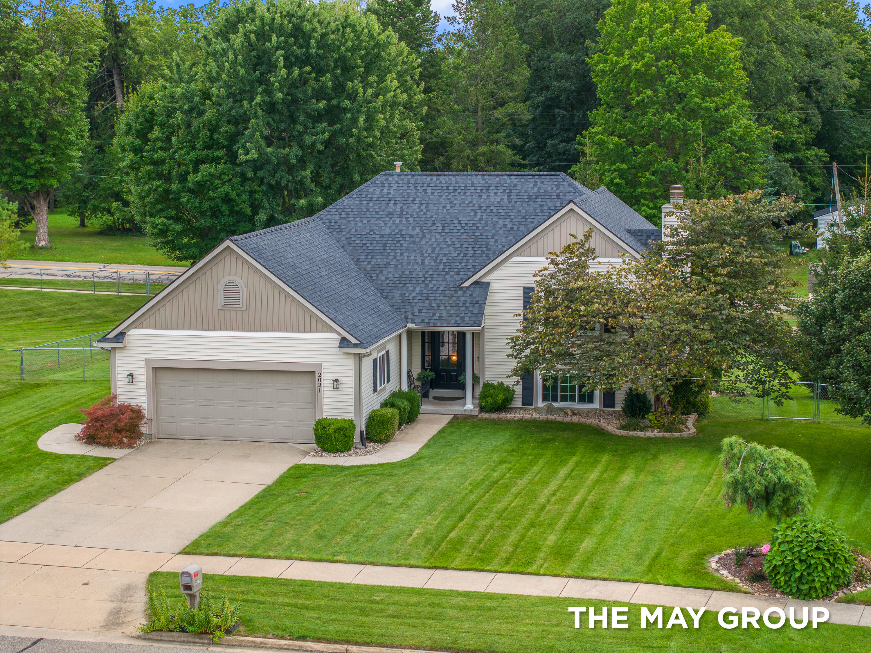 2021 Orchard Ridge Drive NW Grand Rapids MI 49534