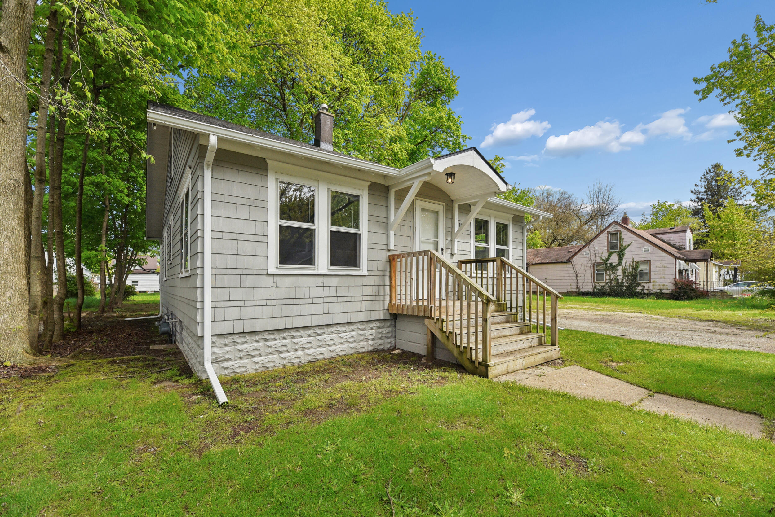 1135 Lavette Avenue Benton Harbor MI 49022