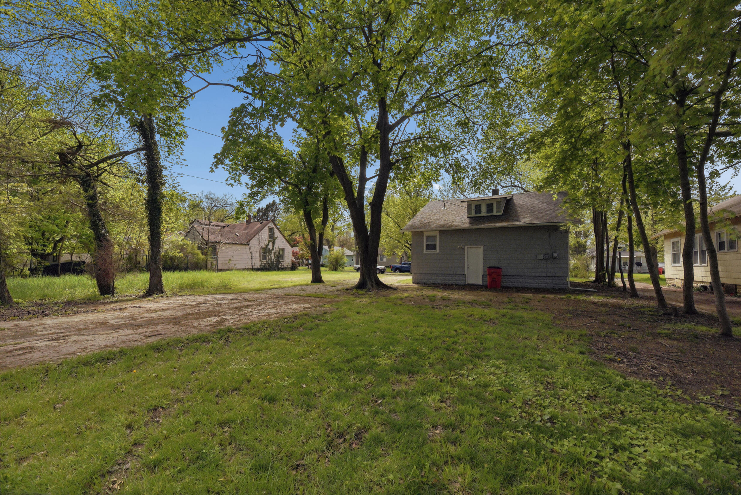 1135 Lavette Avenue Benton Harbor MI 49022