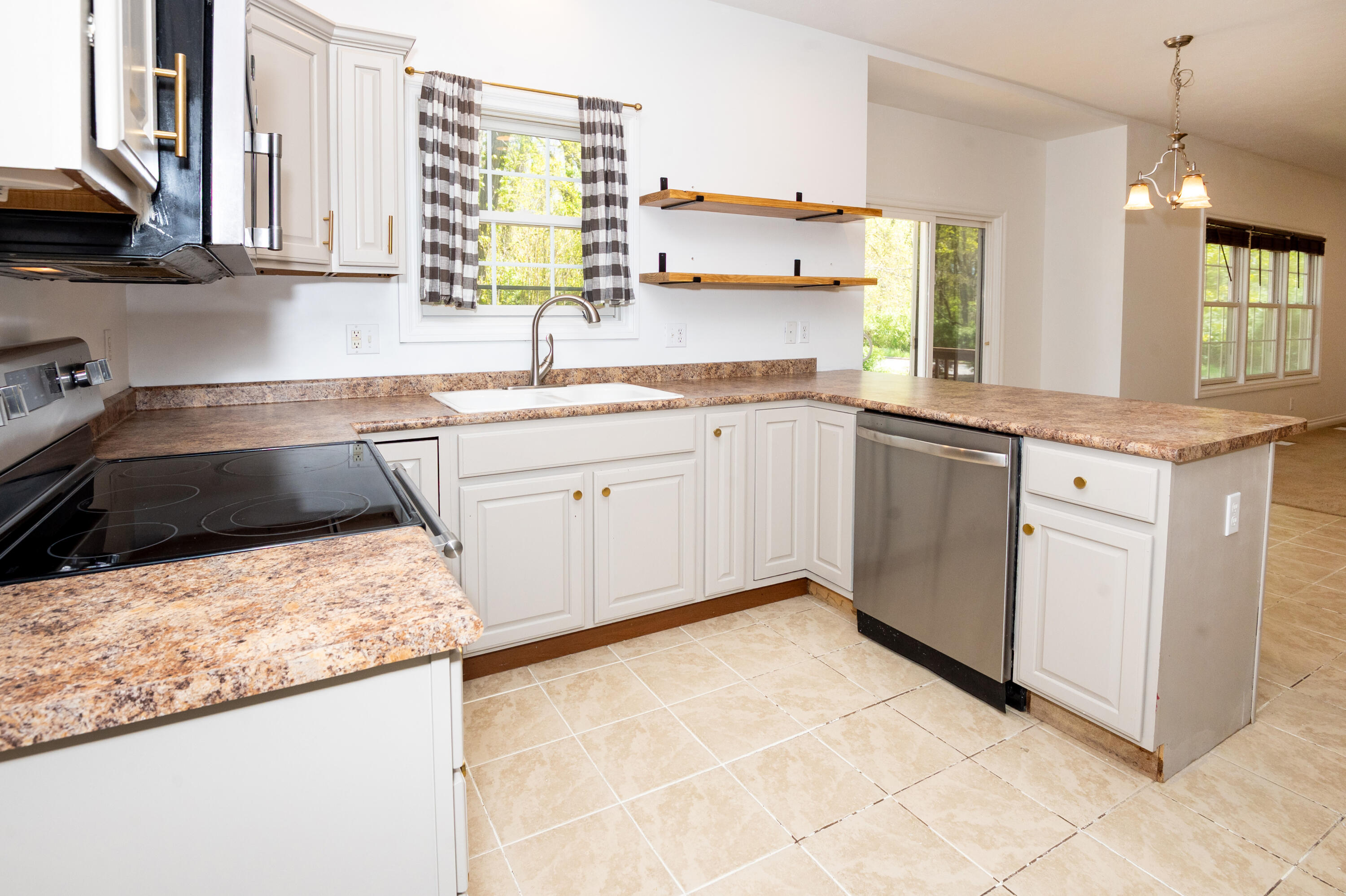 1401 Whispering Trail Benton Harbor MI 49022