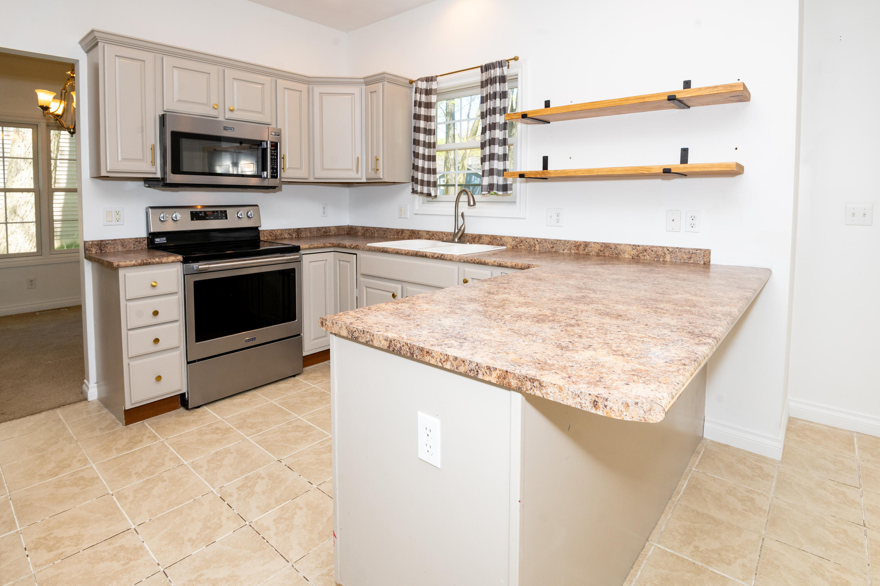 1401 Whispering Trail Benton Harbor MI 49022