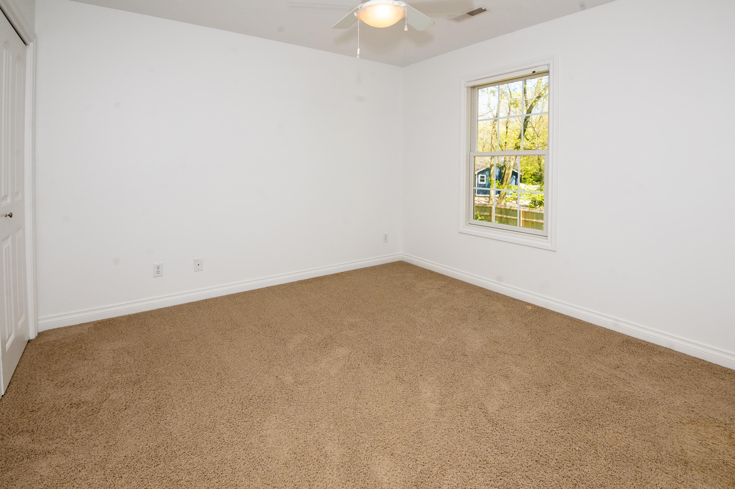 1401 Whispering Trail Benton Harbor MI 49022