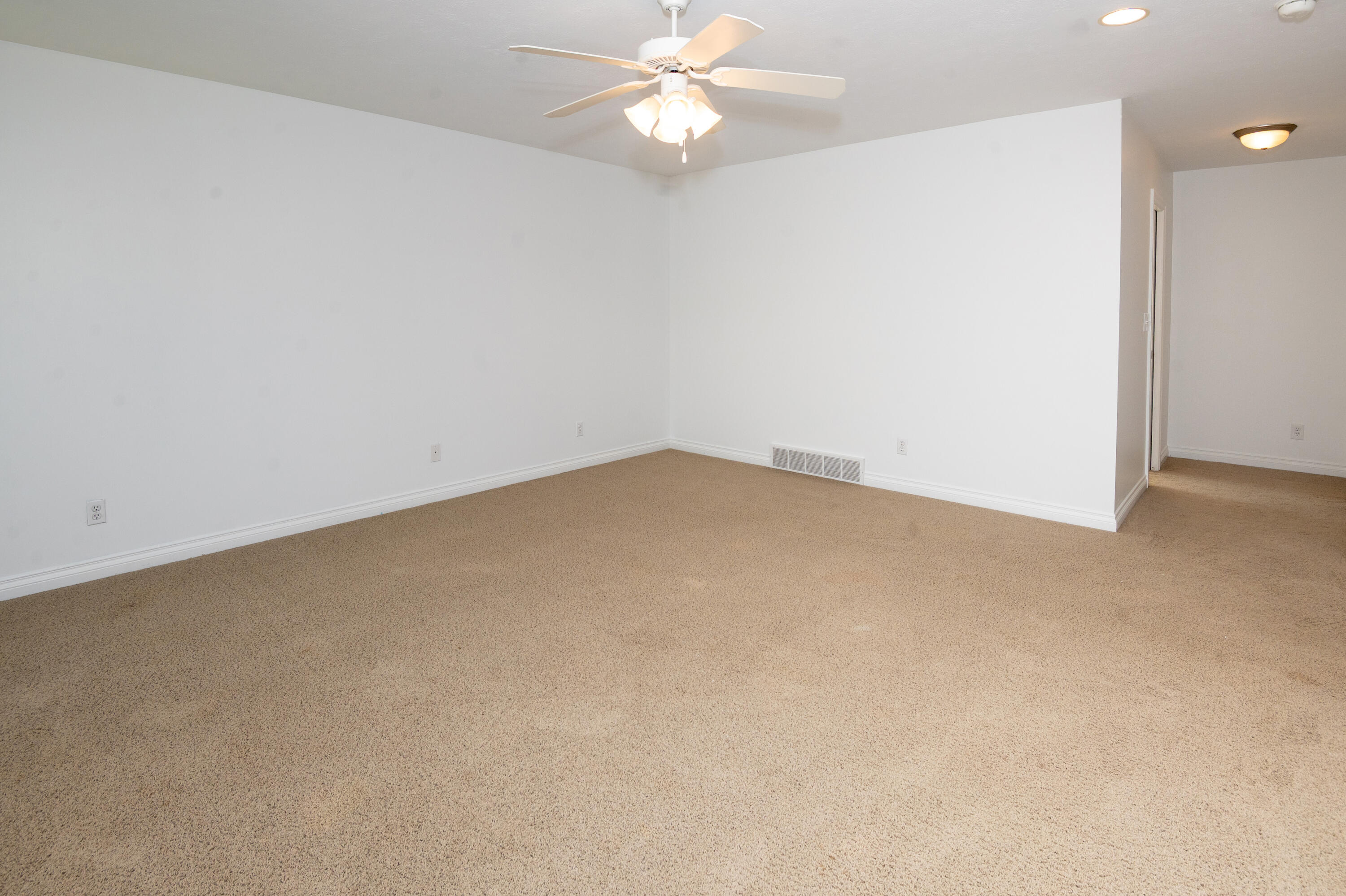 1401 Whispering Trail Benton Harbor MI 49022