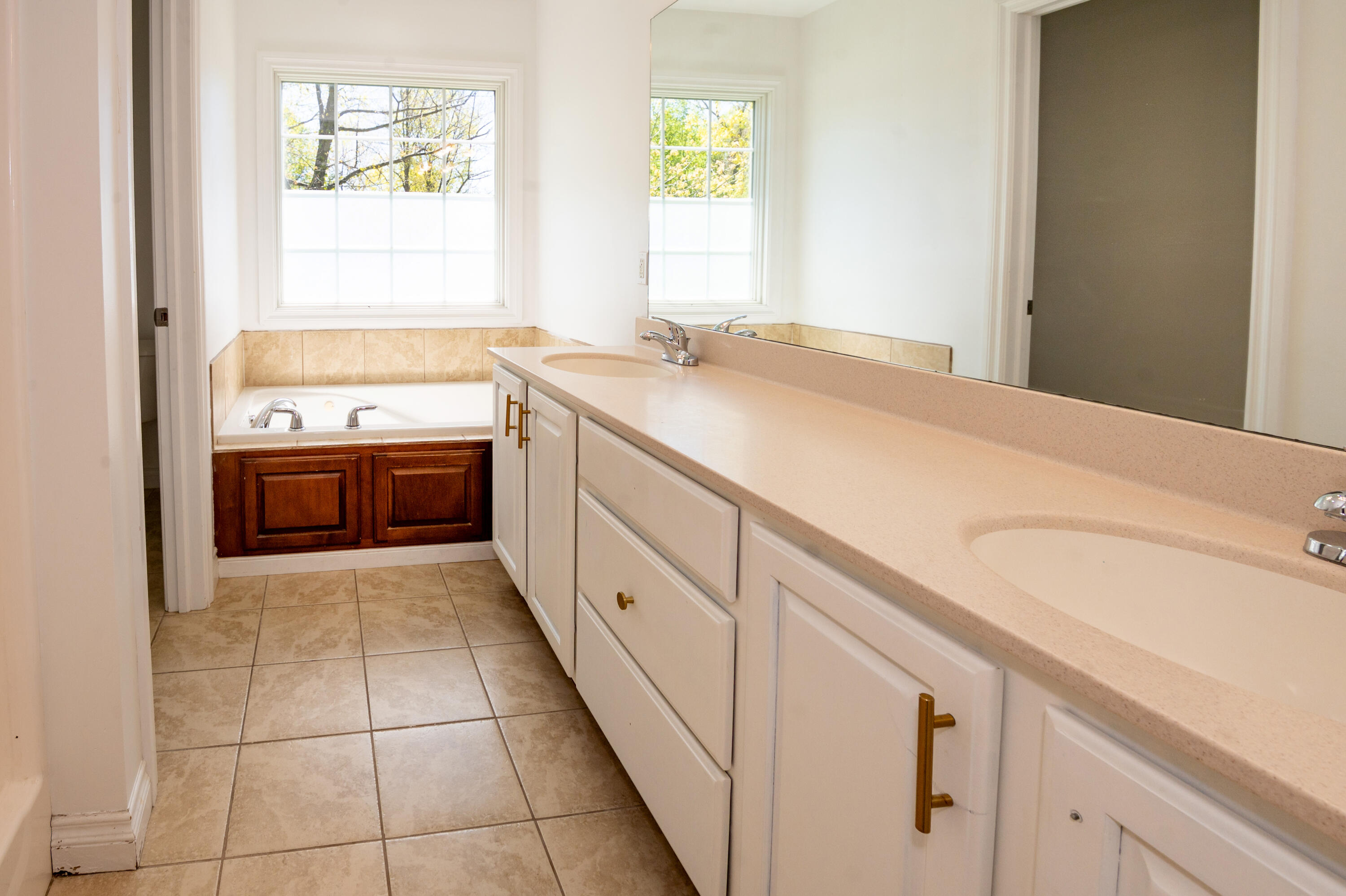 1401 Whispering Trail Benton Harbor MI 49022