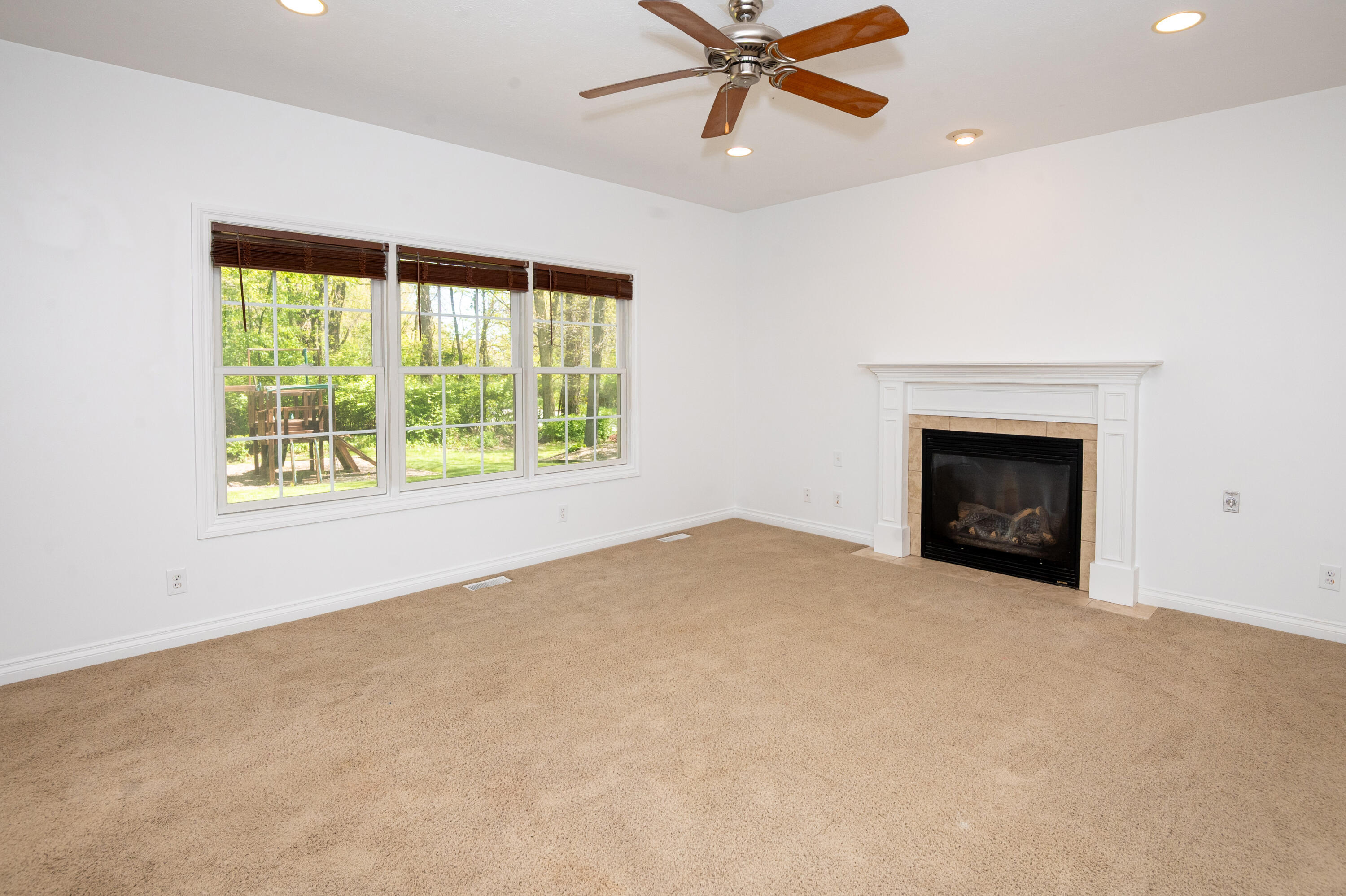 1401 Whispering Trail Benton Harbor MI 49022