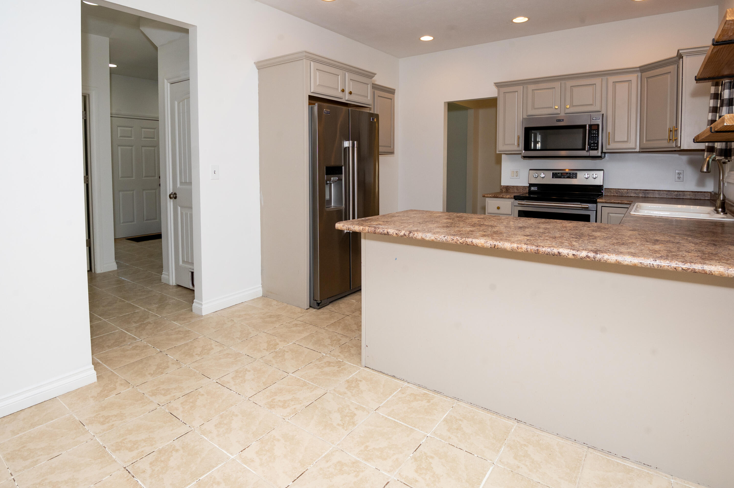 1401 Whispering Trail Benton Harbor MI 49022