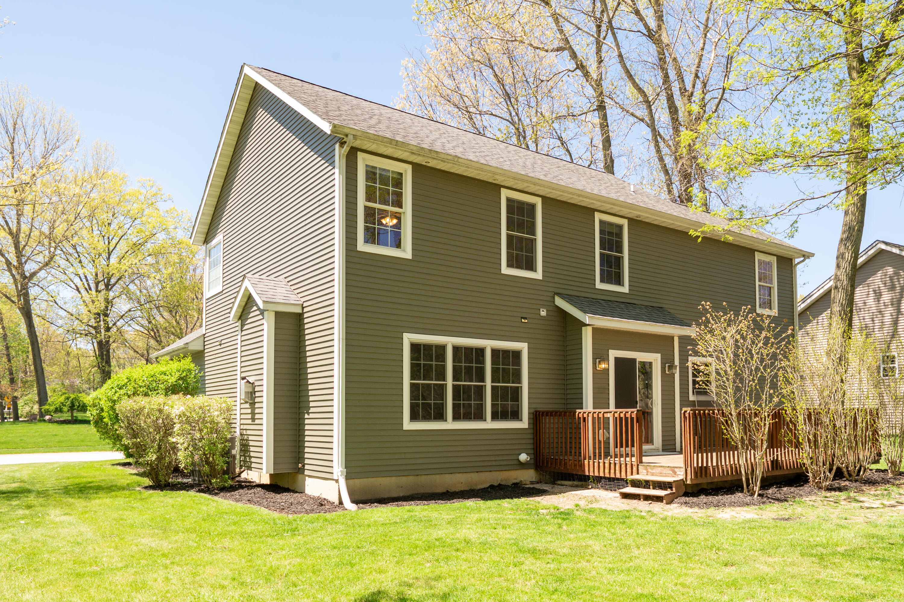 1401 Whispering Trail Benton Harbor MI 49022