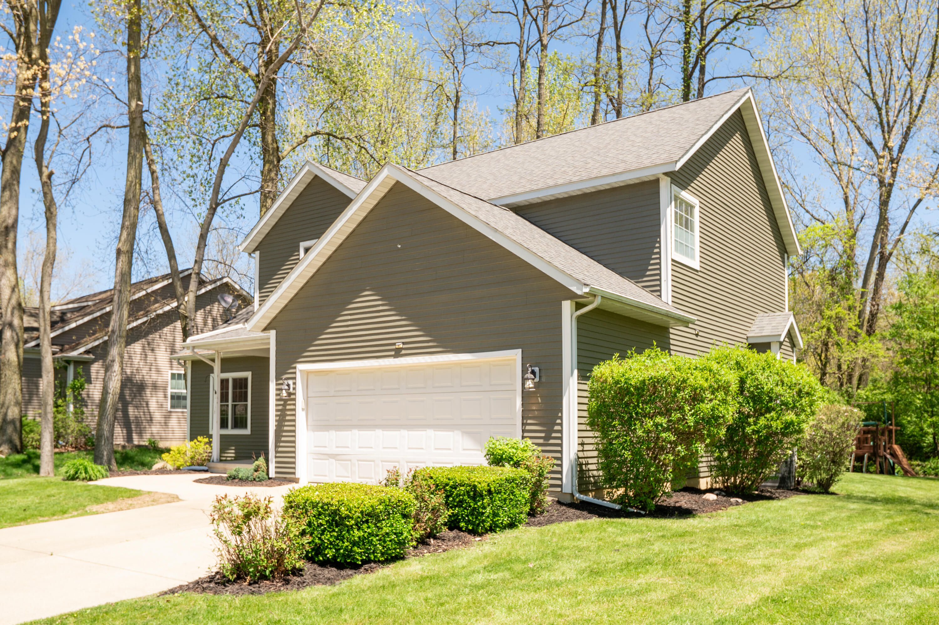 1401 Whispering Trail Benton Harbor MI 49022