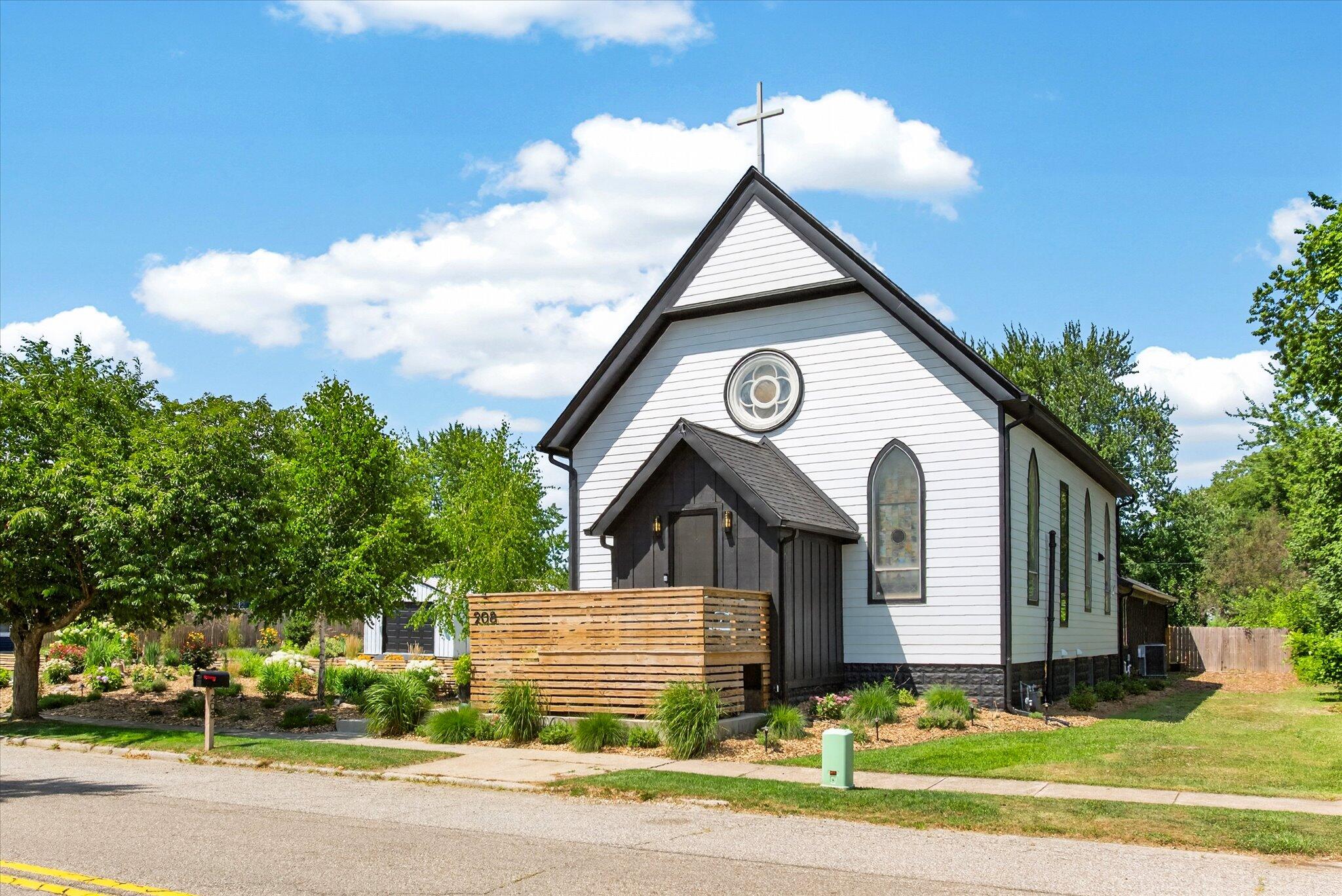 208 N Cleveland Avenue Galien MI 49113