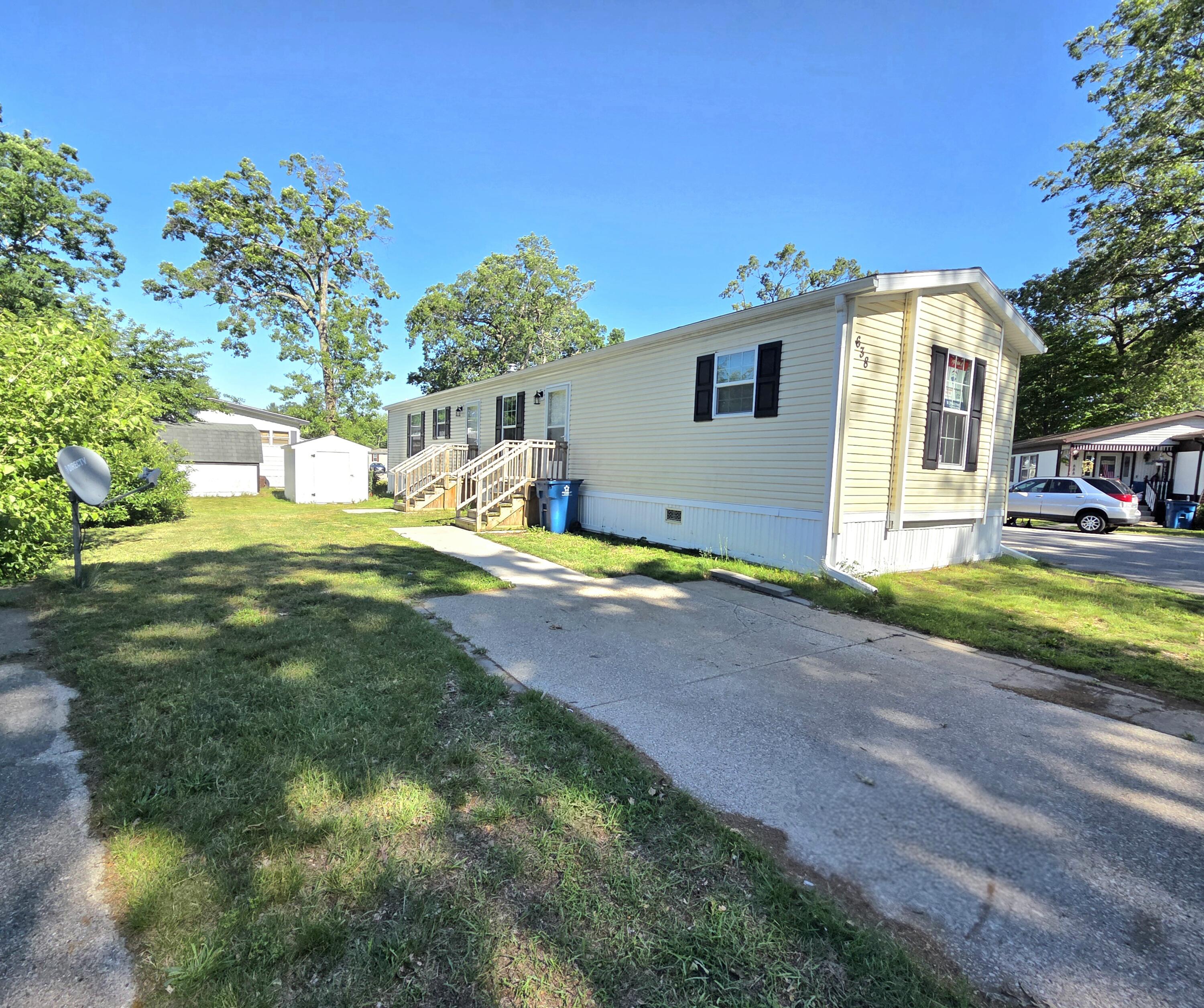 638 Courtland Lane Muskegon MI 49442