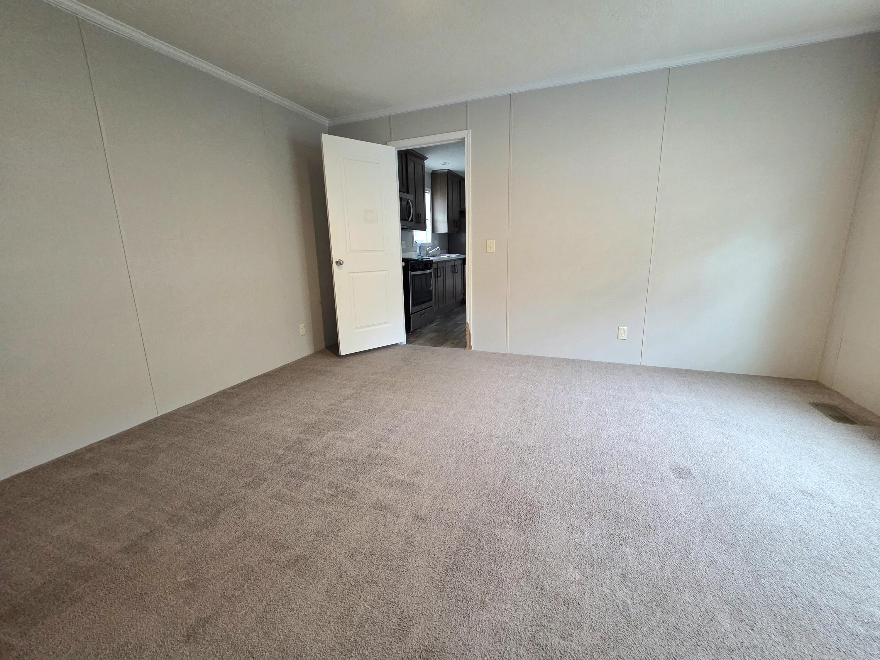 638 Courtland Lane Muskegon MI 49442