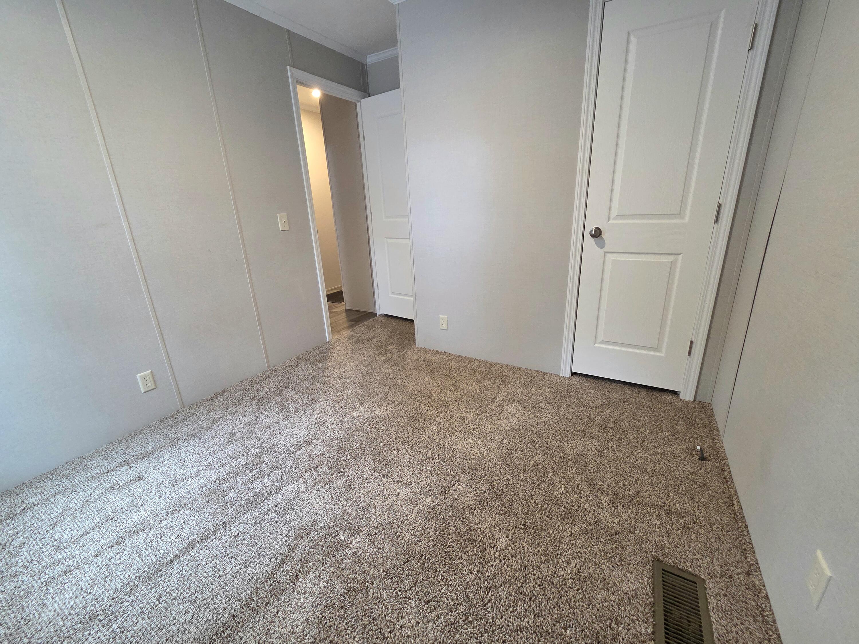638 Courtland Lane Muskegon MI 49442
