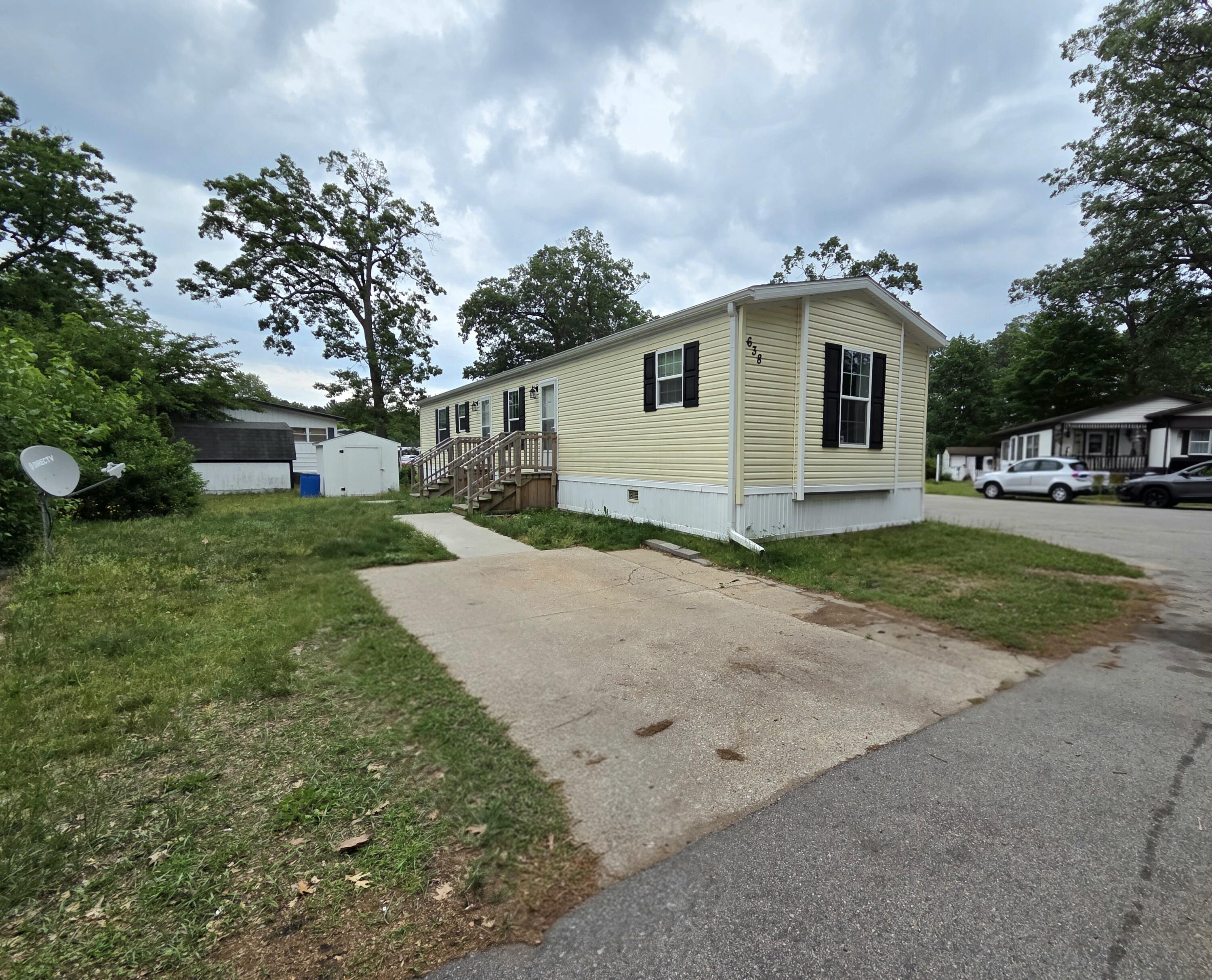 638 Courtland Lane Muskegon MI 49442