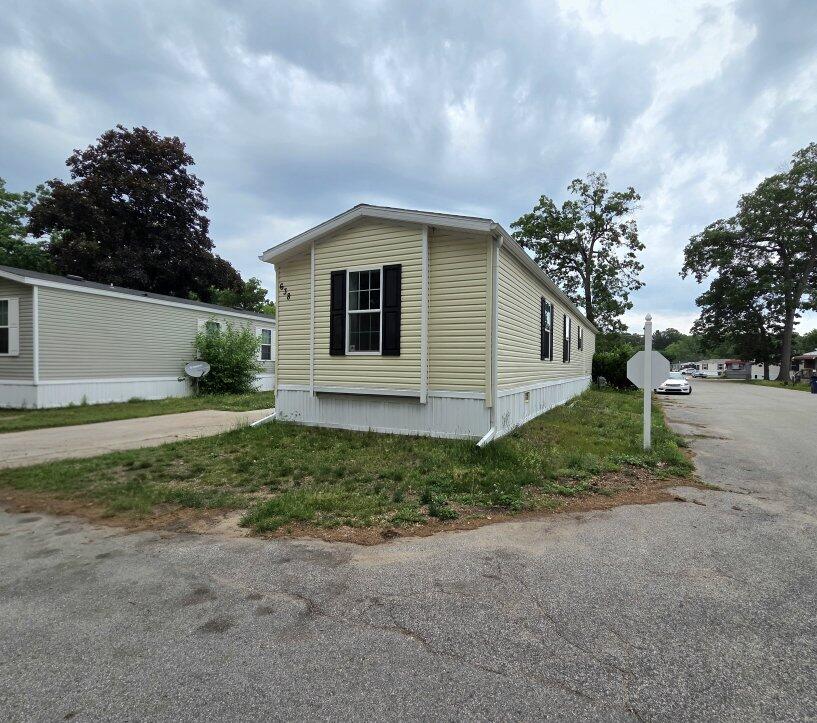 638 Courtland Lane Muskegon MI 49442