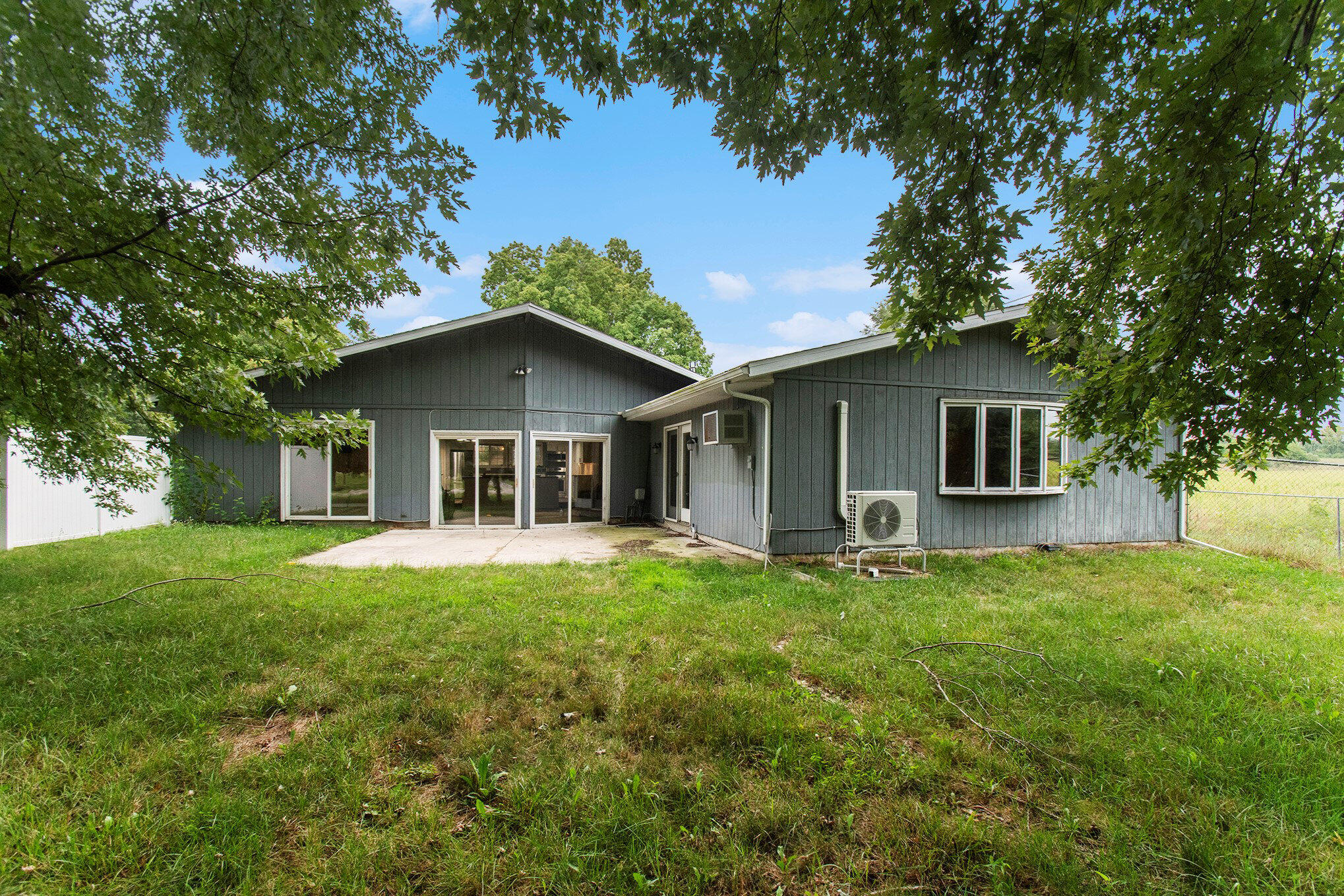 5544 Wendzel Drive Coloma MI 49038