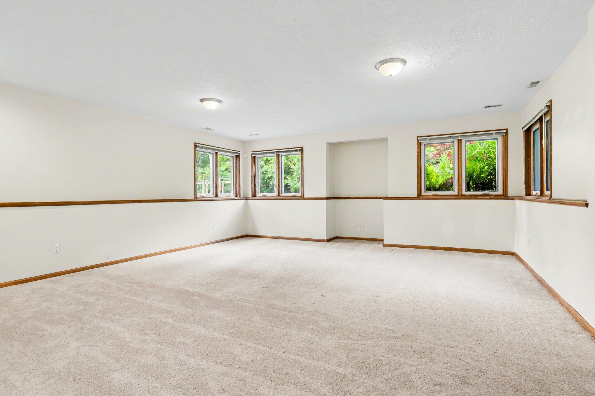 5090 Abbeydale Drive SE Grand Rapids MI 49546