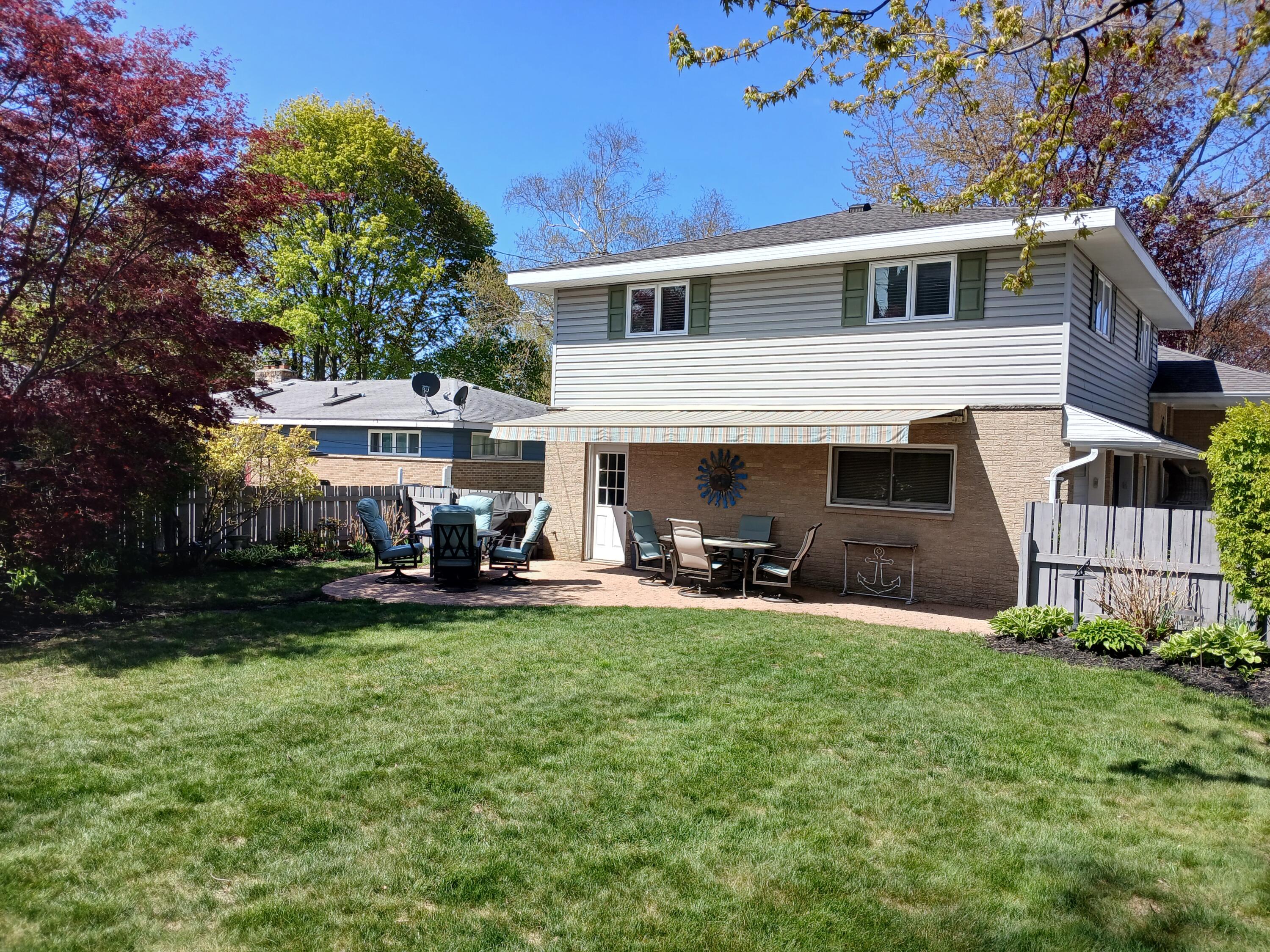 318 N Emily Street Ludington MI 49431