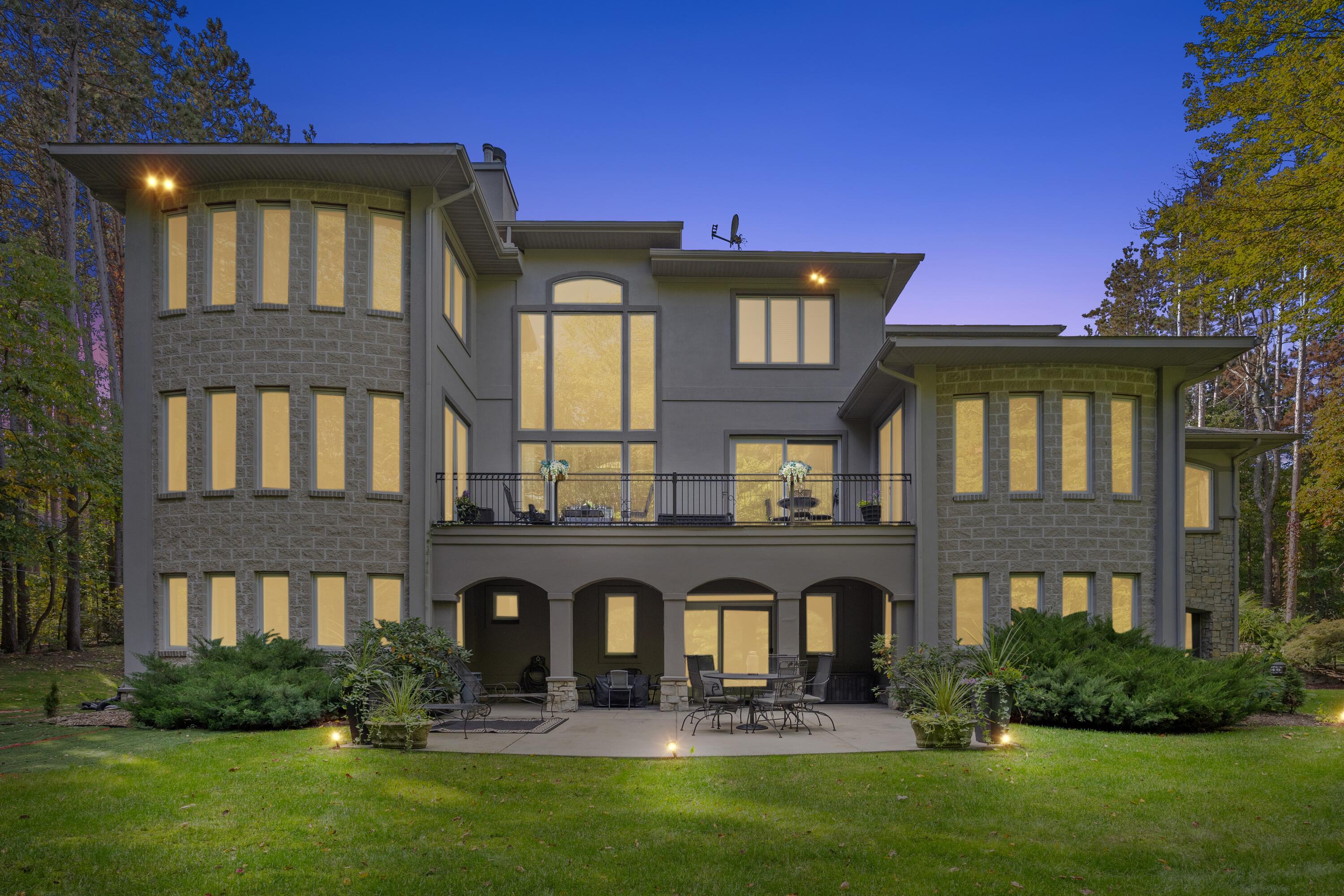 3300 Bluewater Pines Drive NE Grand Rapids MI 49525