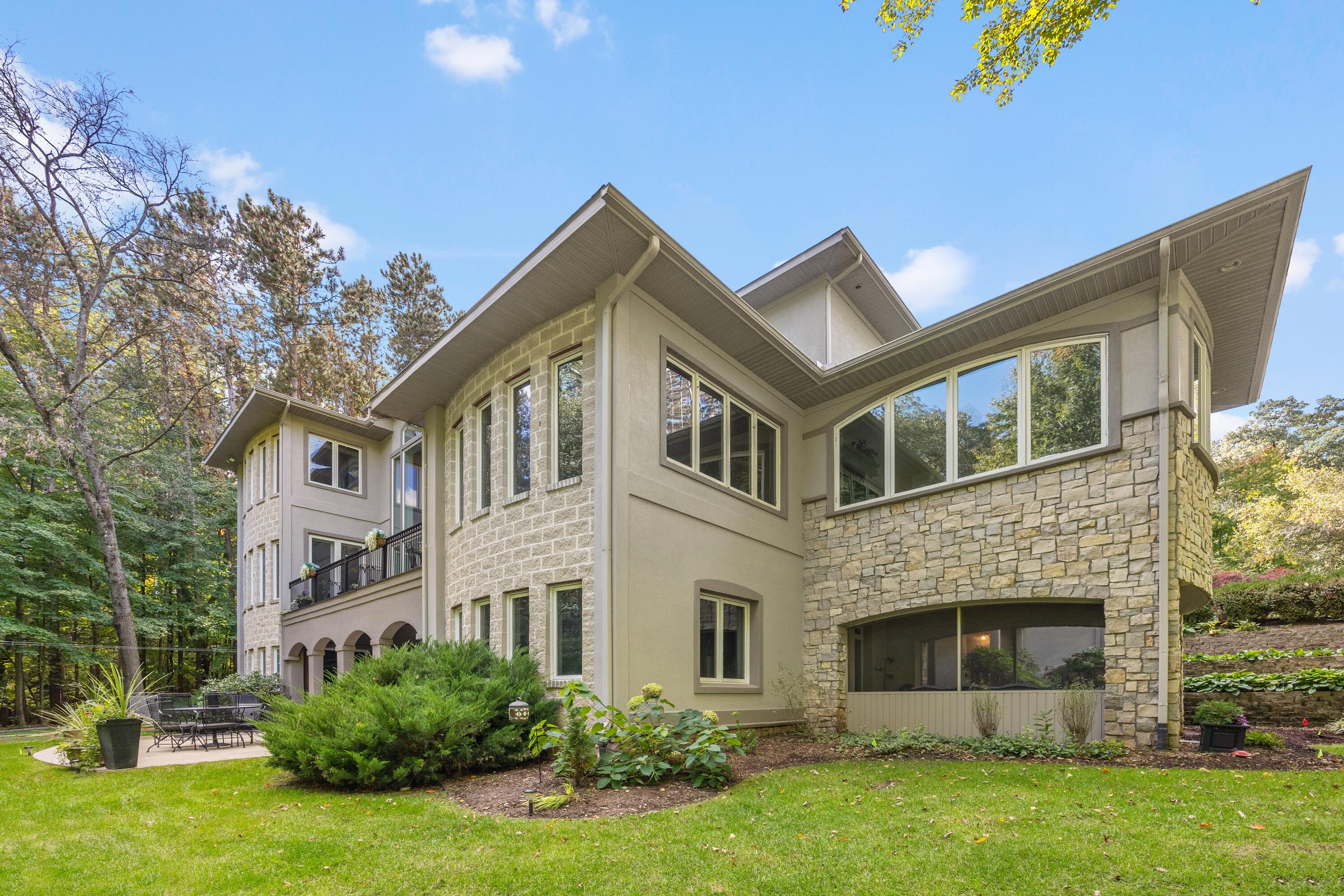 3300 Bluewater Pines Drive NE Grand Rapids MI 49525