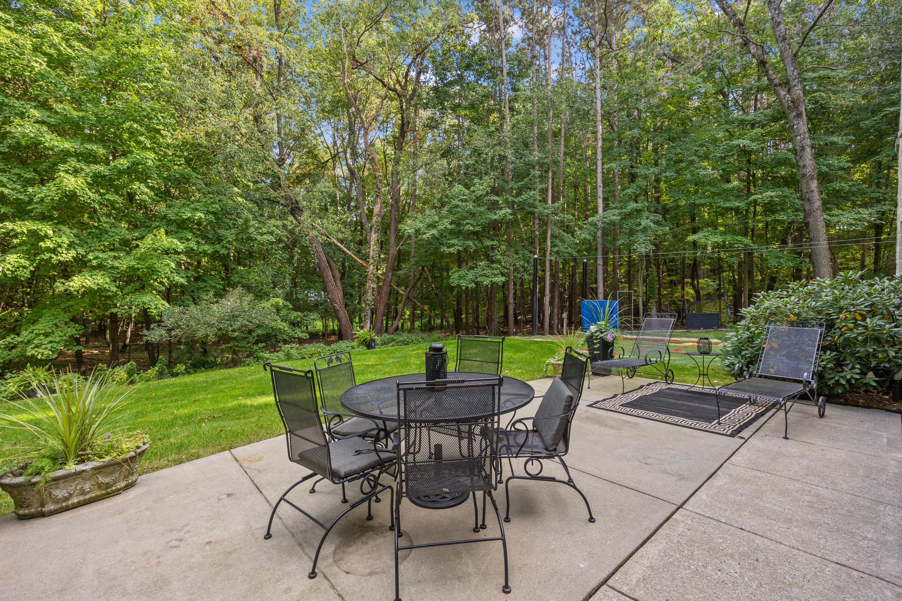 3300 Bluewater Pines Drive NE Grand Rapids MI 49525